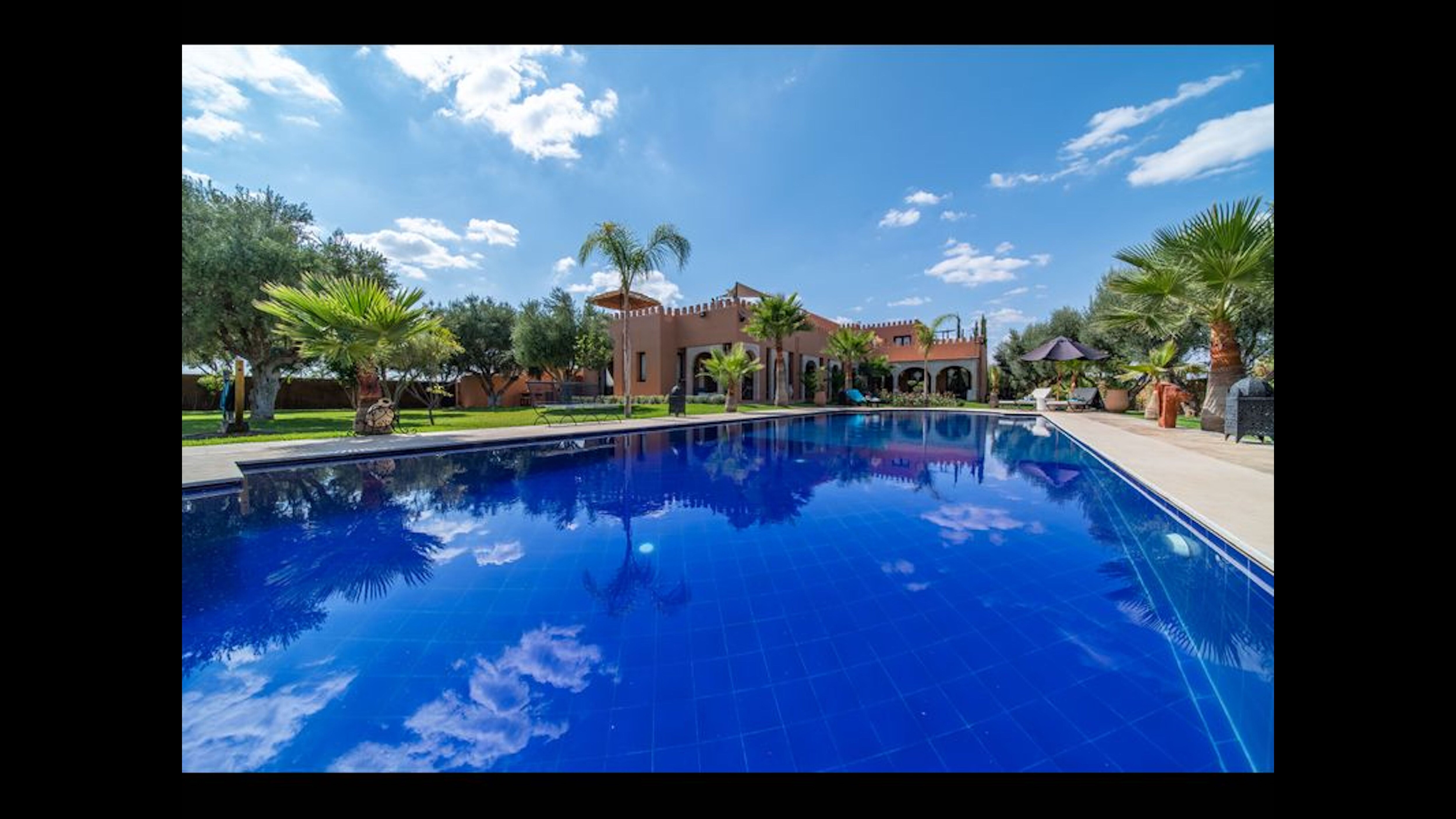 Property Image 1 - Villa with heated pool breakfast included - by feelluxuryholidays