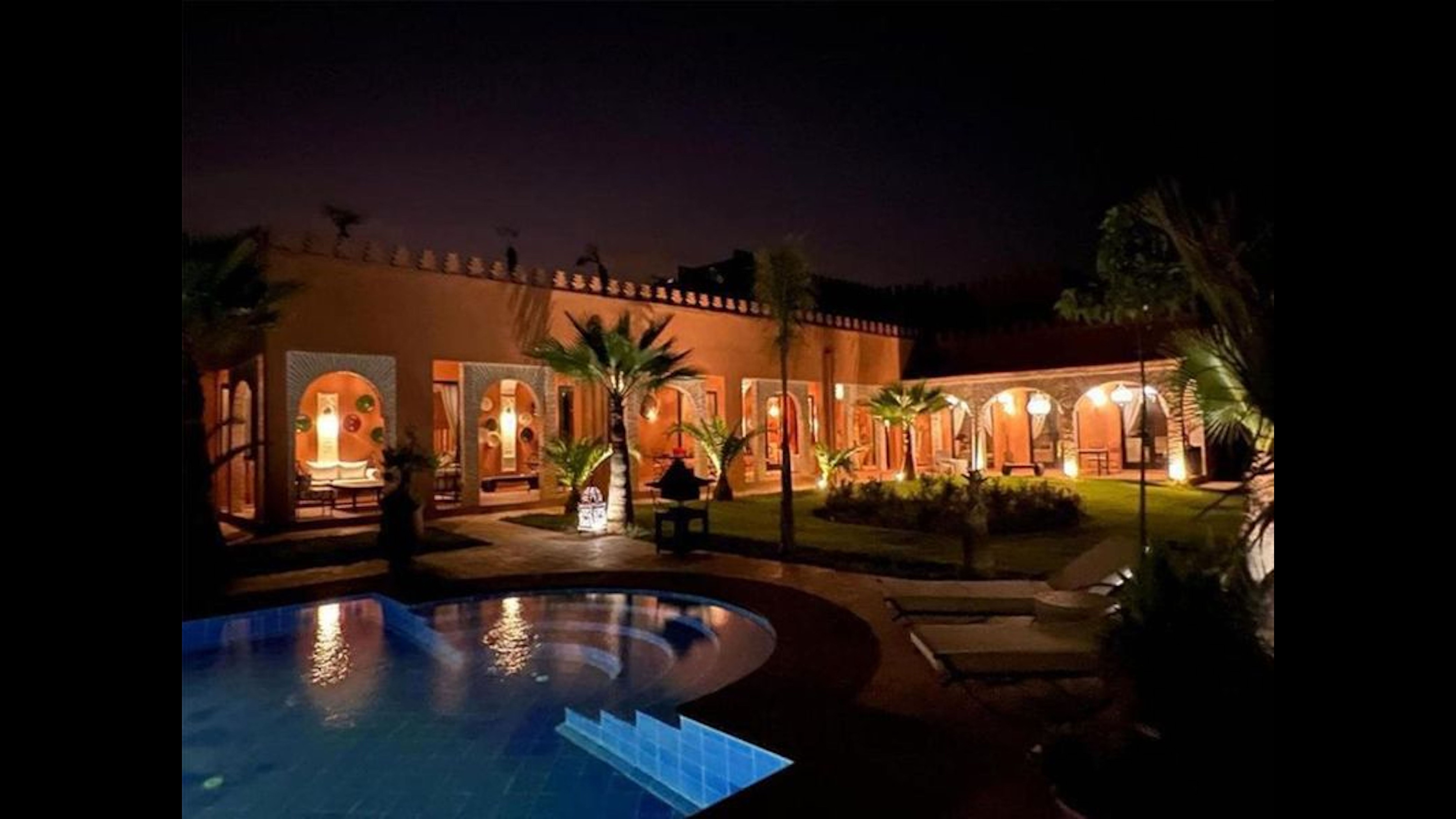 Property Image 2 - Villa with heated pool breakfast included - by feelluxuryholidays