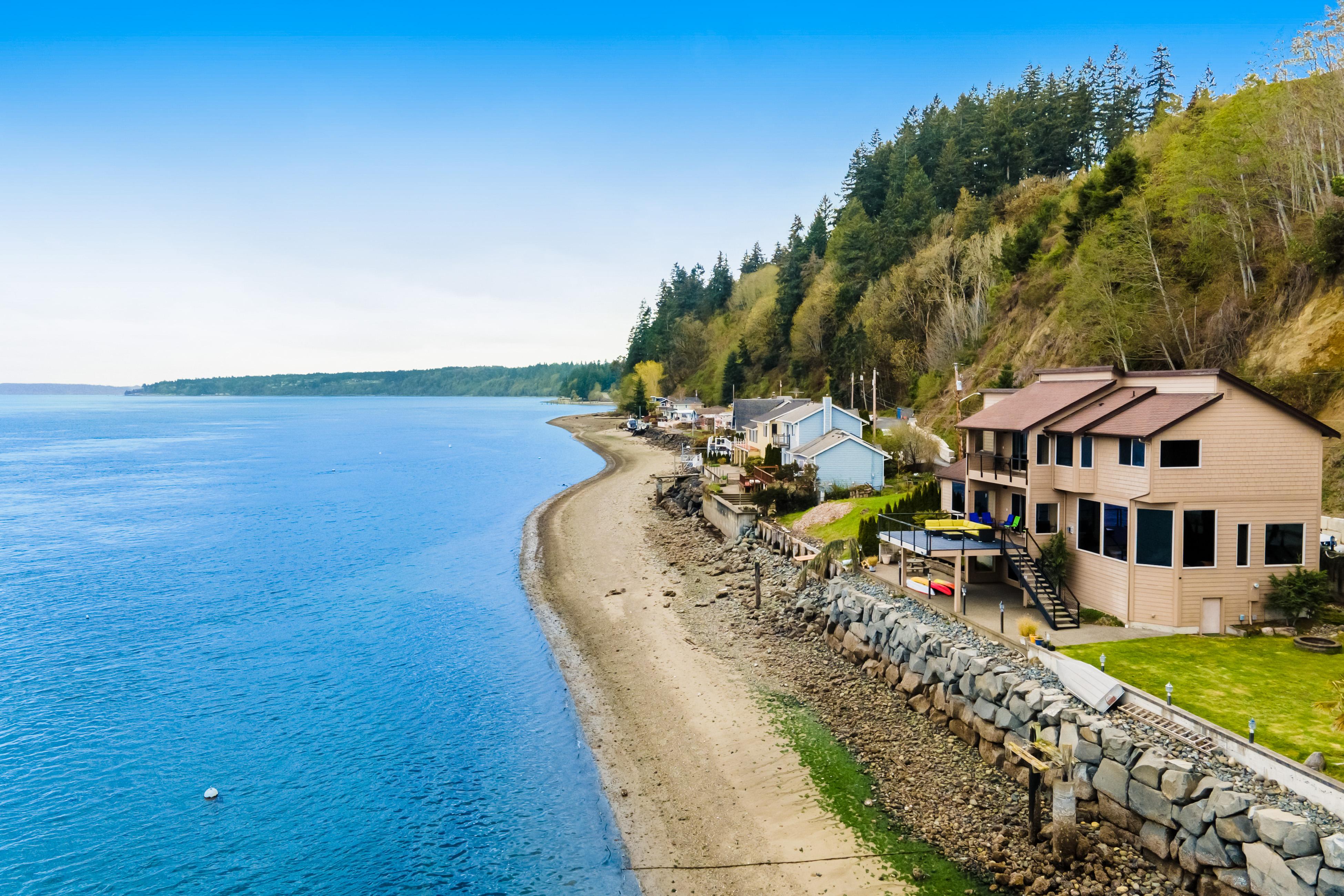 Shoreline Sensation Home Rental in Olalla