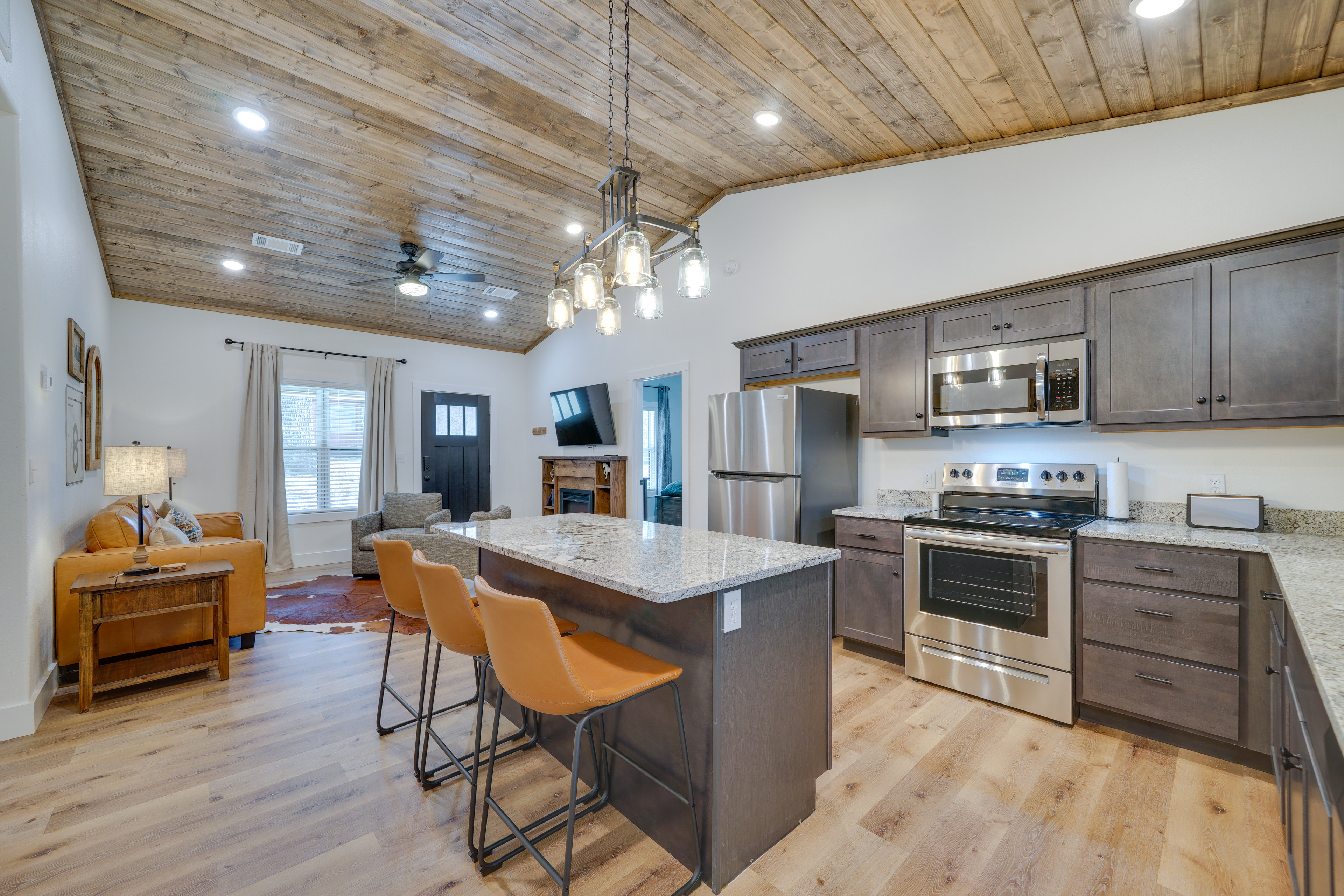 Serene Cabin 2 Mi to Lake in Broken Bow! Home Rental in Broken Bow