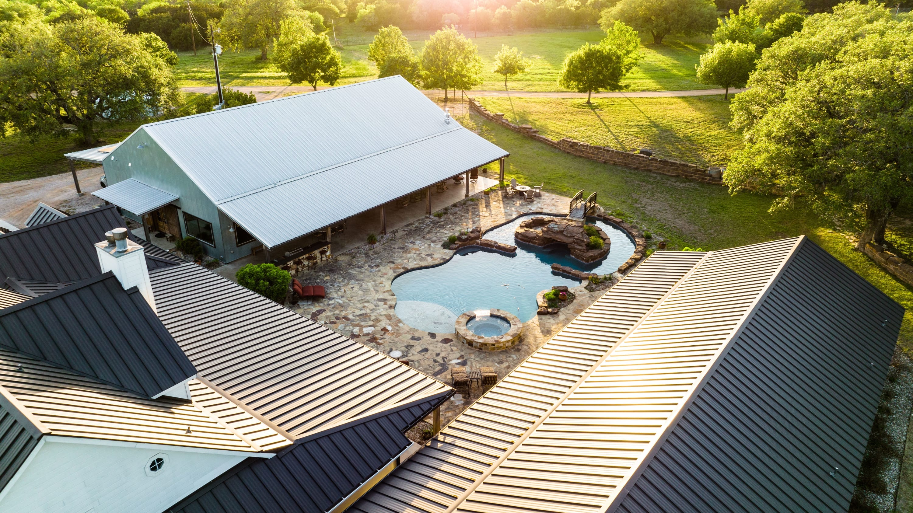 Pool With Lazy River