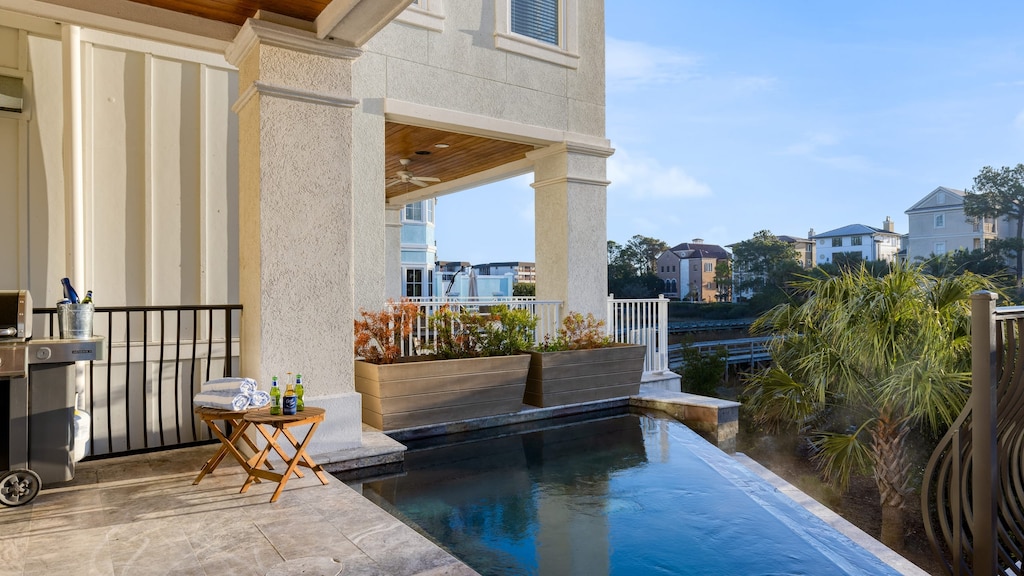 Private infinity pool.