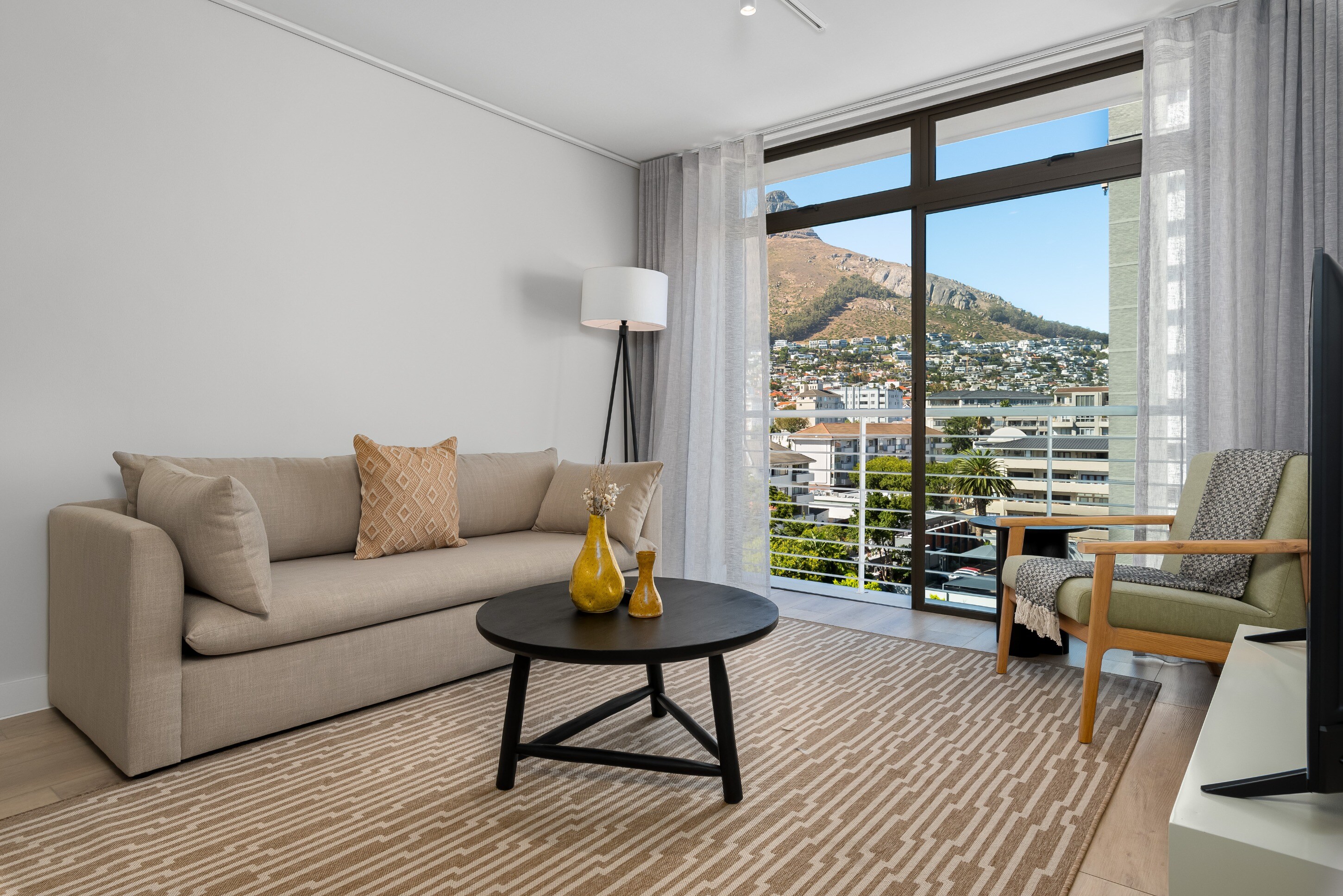 Property Image 1 - Designer Sea Point Apartment in New Development