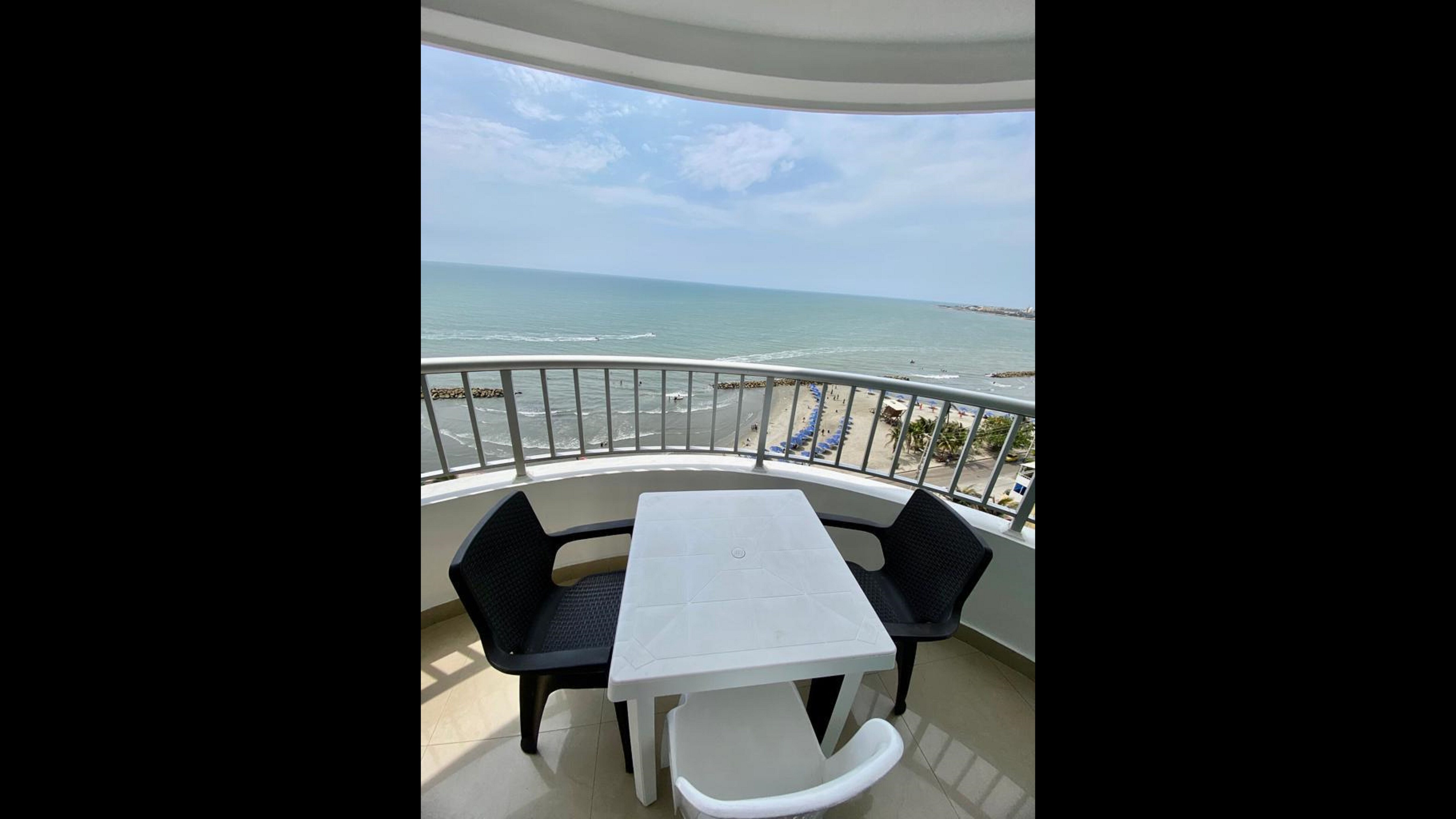 Property Image 2 - 2 Bedroom Beachfront Apartment 2P1-Al With Pool And WIFI