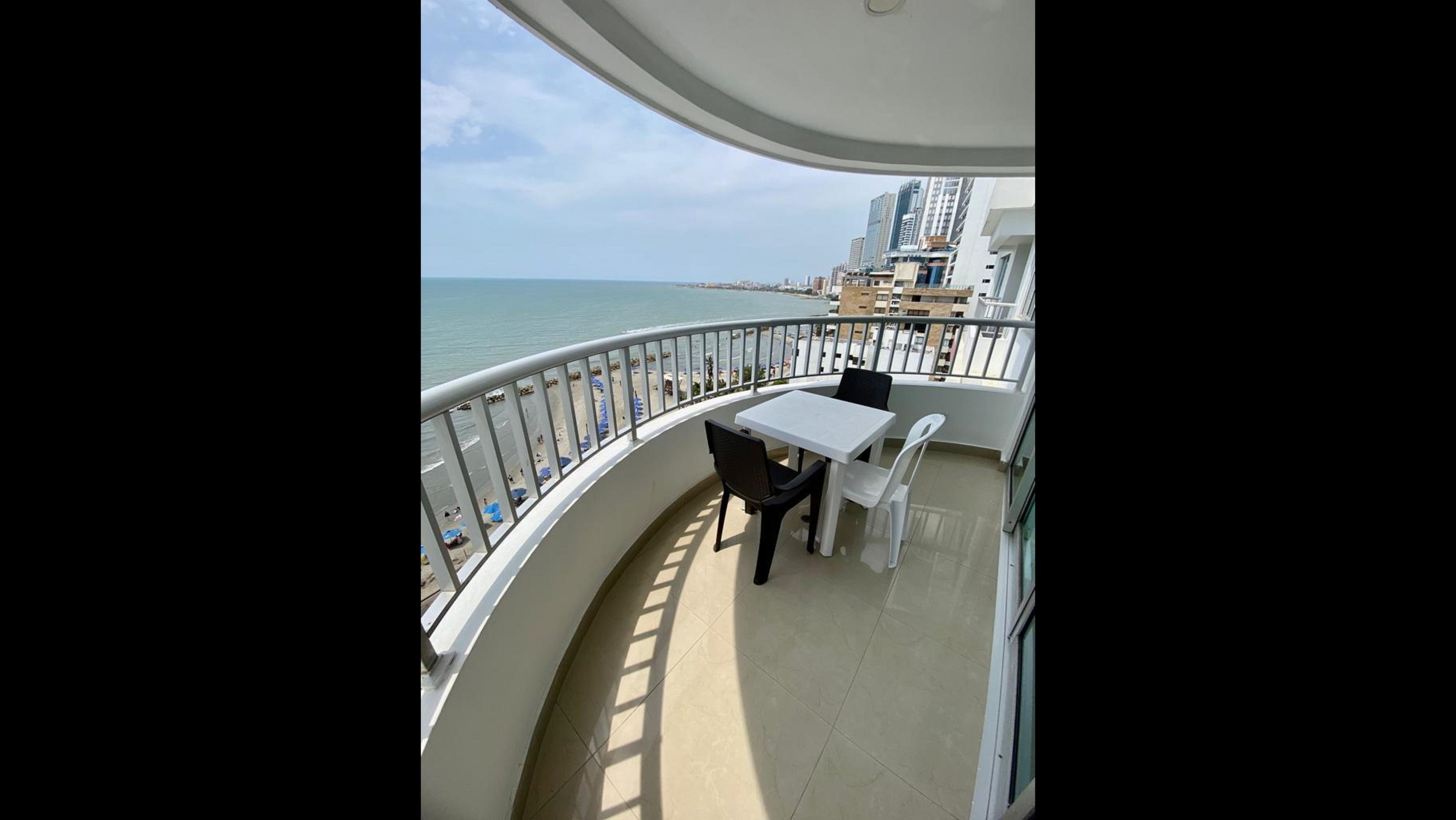 Property Image 1 - 2 Bedroom Beachfront Apartment 2P1-Al With Pool And WIFI