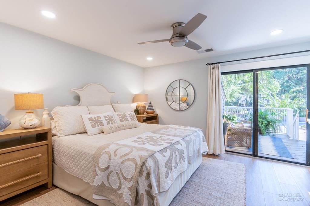 490 Capitan's- Dining Table