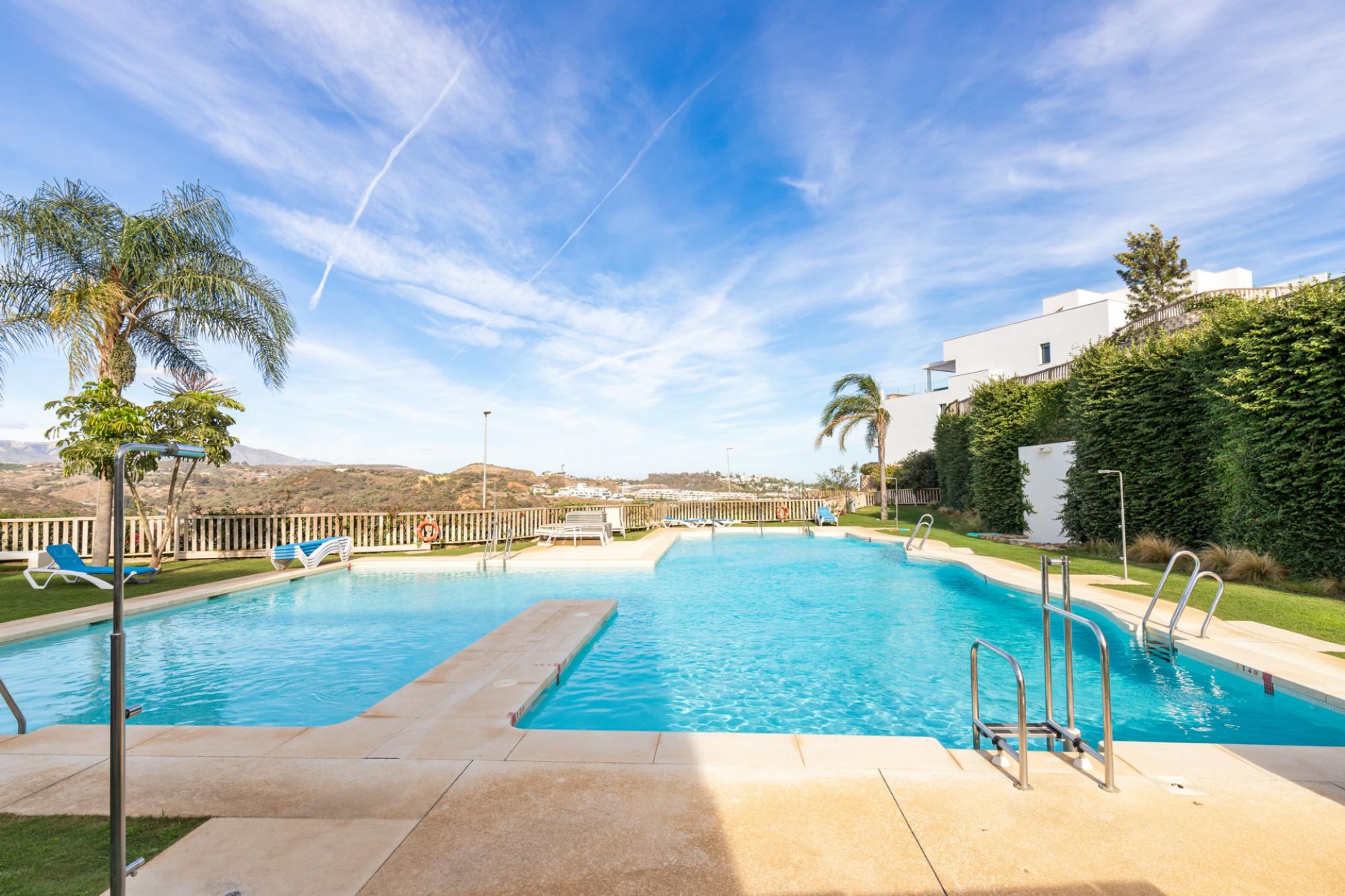 Property Image 2 - Hillside white flat with pool - Ref 237