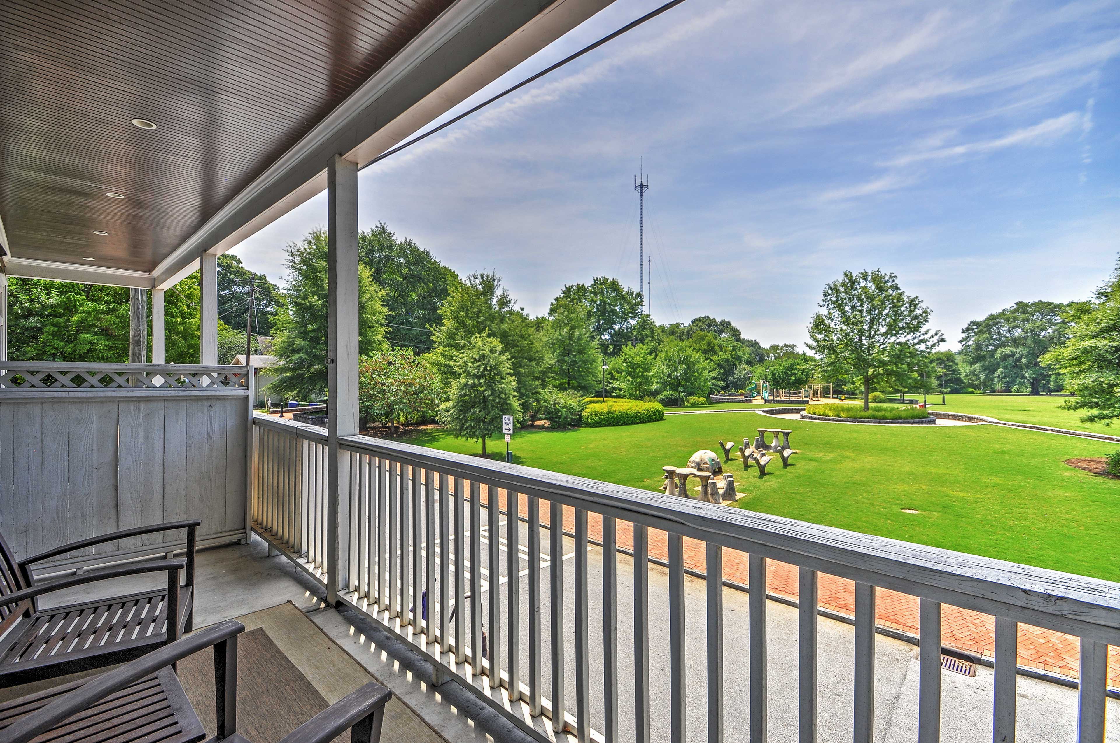 Modern Atlanta Loft Above Bakery in Cabbagetown! Home Rental in Atlanta