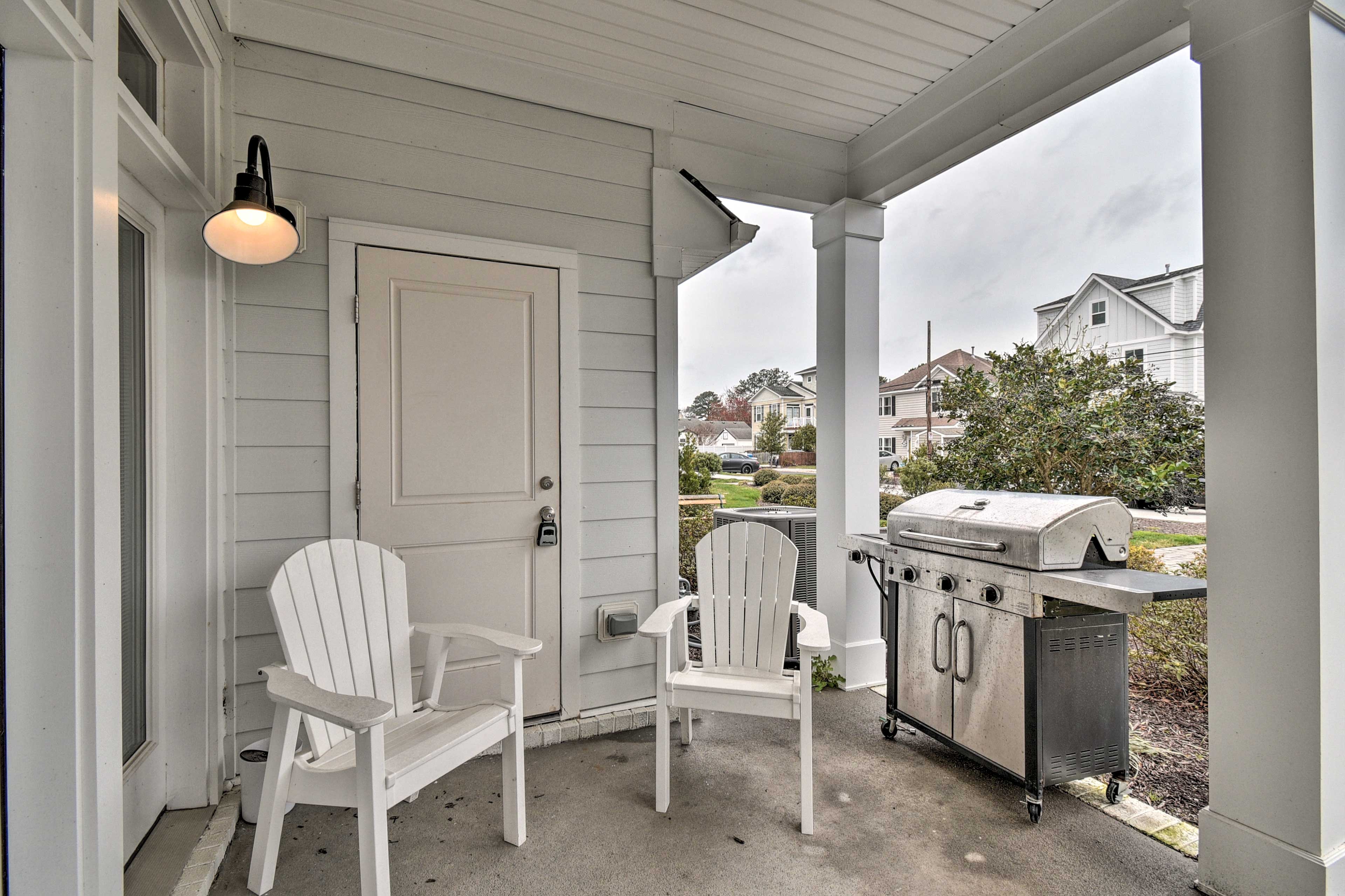 Property Image 2 - Chic & Central Townhome - 3 Blocks to Beach!