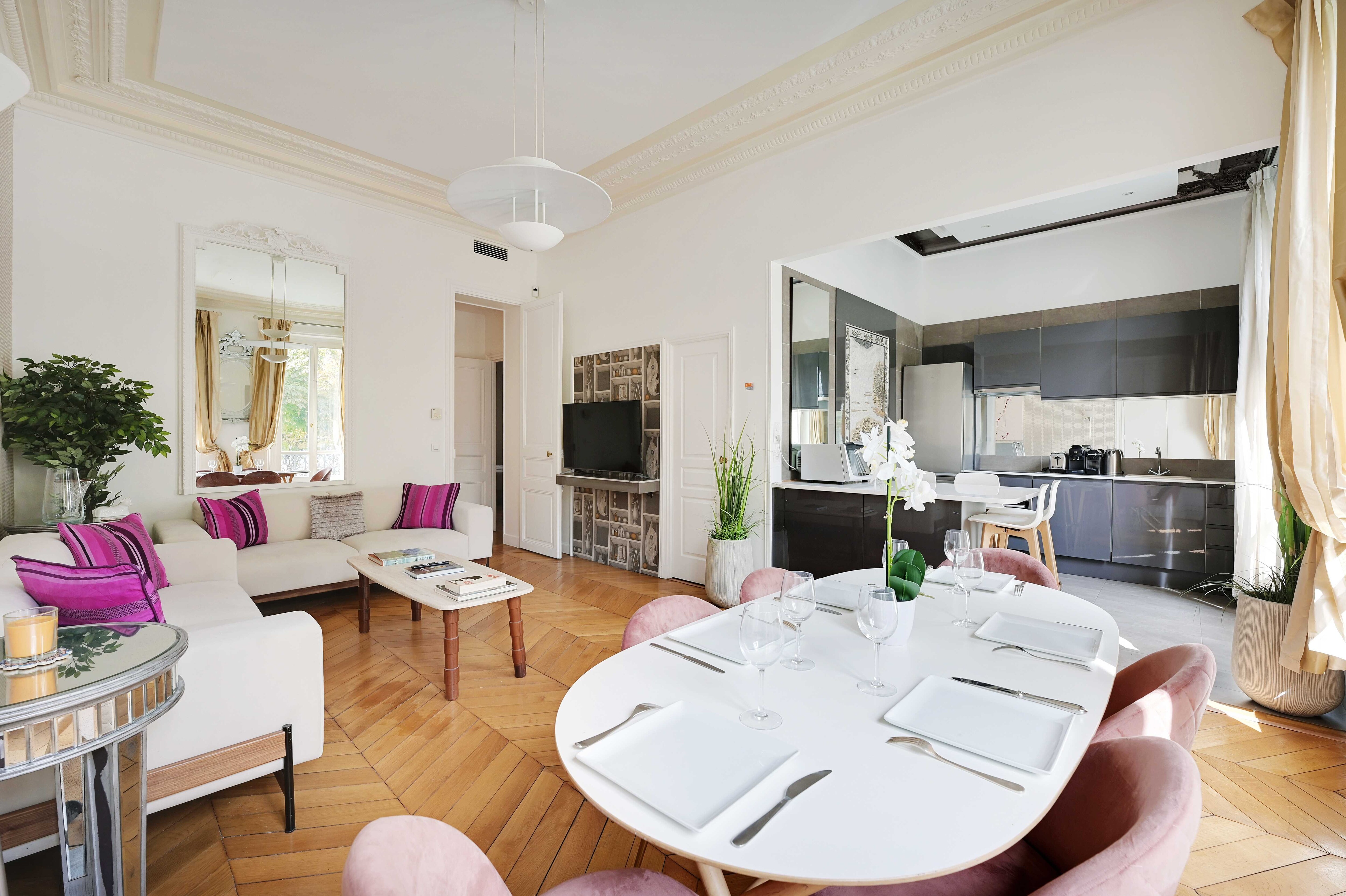 Property Image 2 - Chic 2BR Apartment near Champs-Élysées - Elegant Stay for 4 Guests