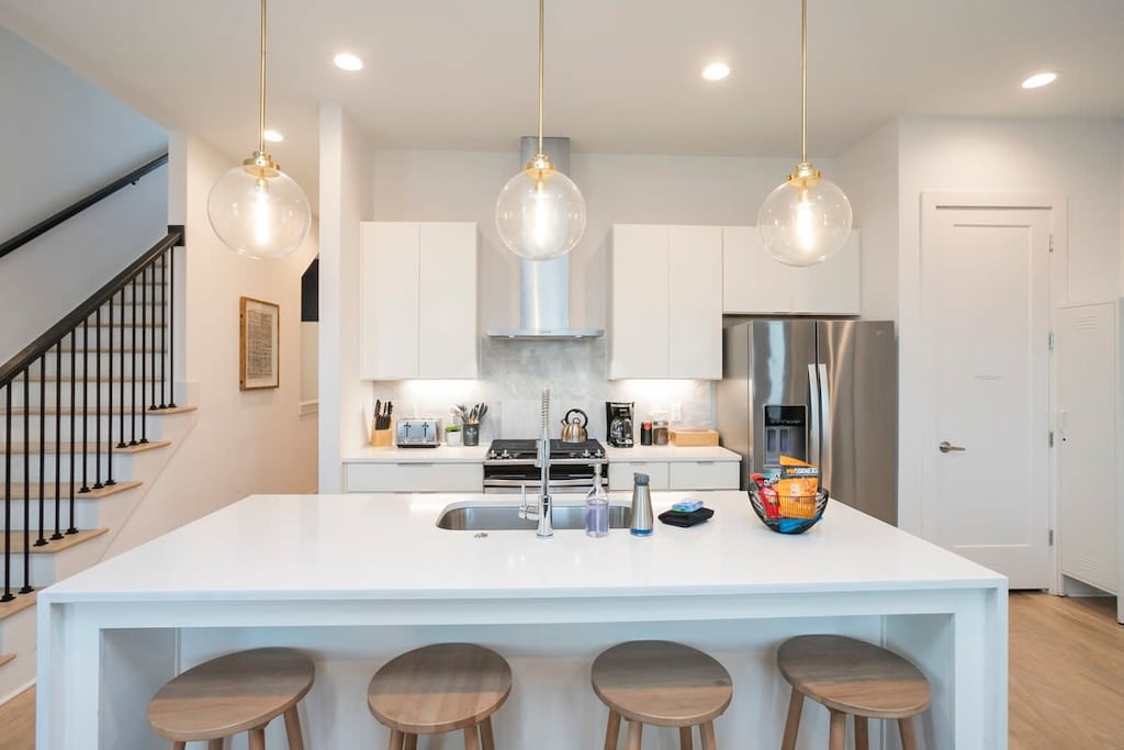 Fully Stocked Kitchen