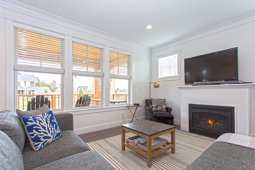 Flat screen TV and fireplace