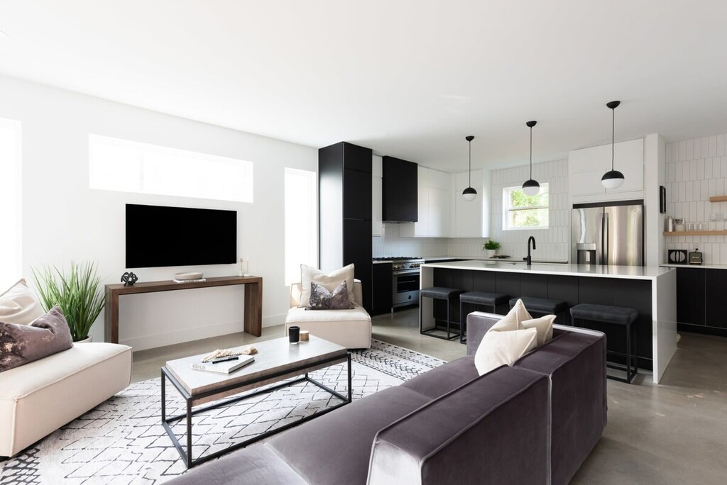 Escape to luxury in our Nashville vacation rental, perfect for bachelorette parties or family fun! Whip up Southern delights in the chic kitchen and relax in style. Book your Music City adventure with Misfit Homes!