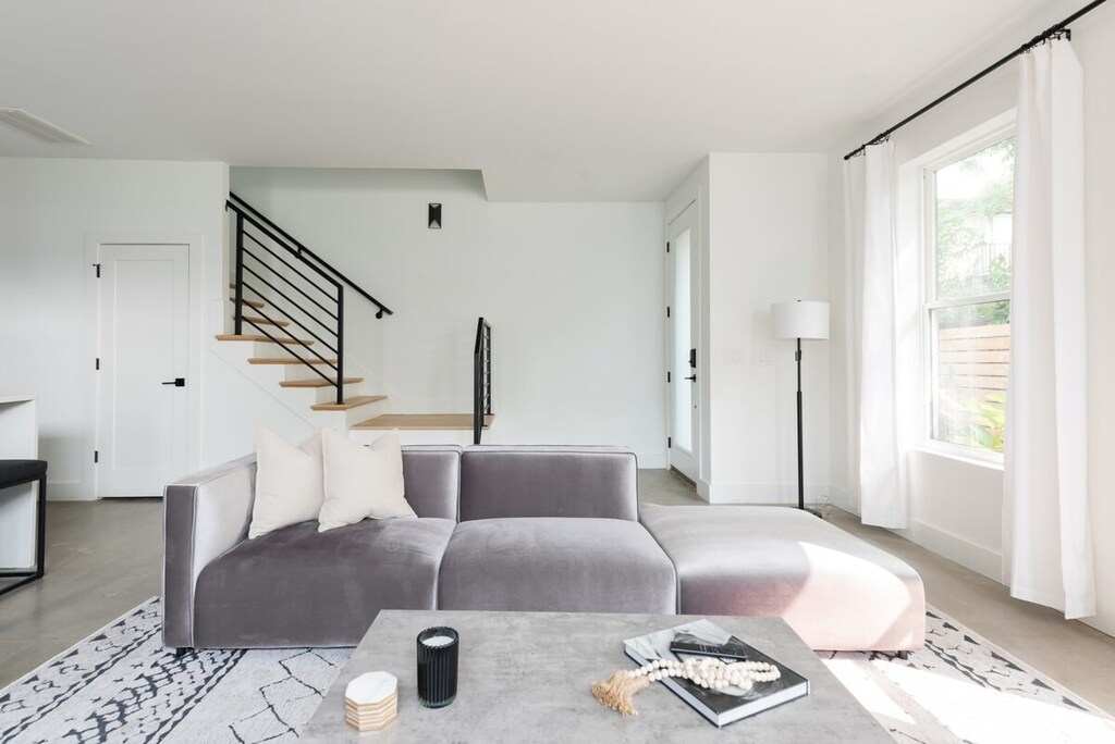 Experience the luxury of our Nashville vacation rental! Perfect for bachelorette parties or family getaways, enjoy cozy lounges and sunlit rooms that set the stage for cherished memories. Book now with Misfit Homes!