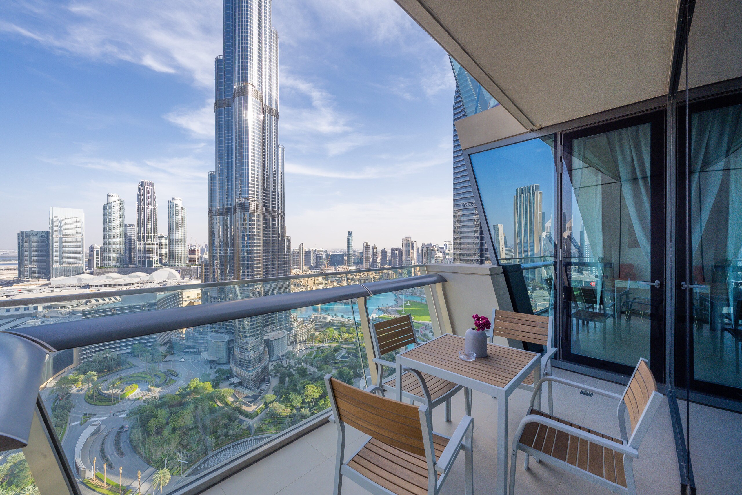 Property Image 1 - Gorgeous 2BR Apartment in Burj Vista Tower 1, Downtown Dubai