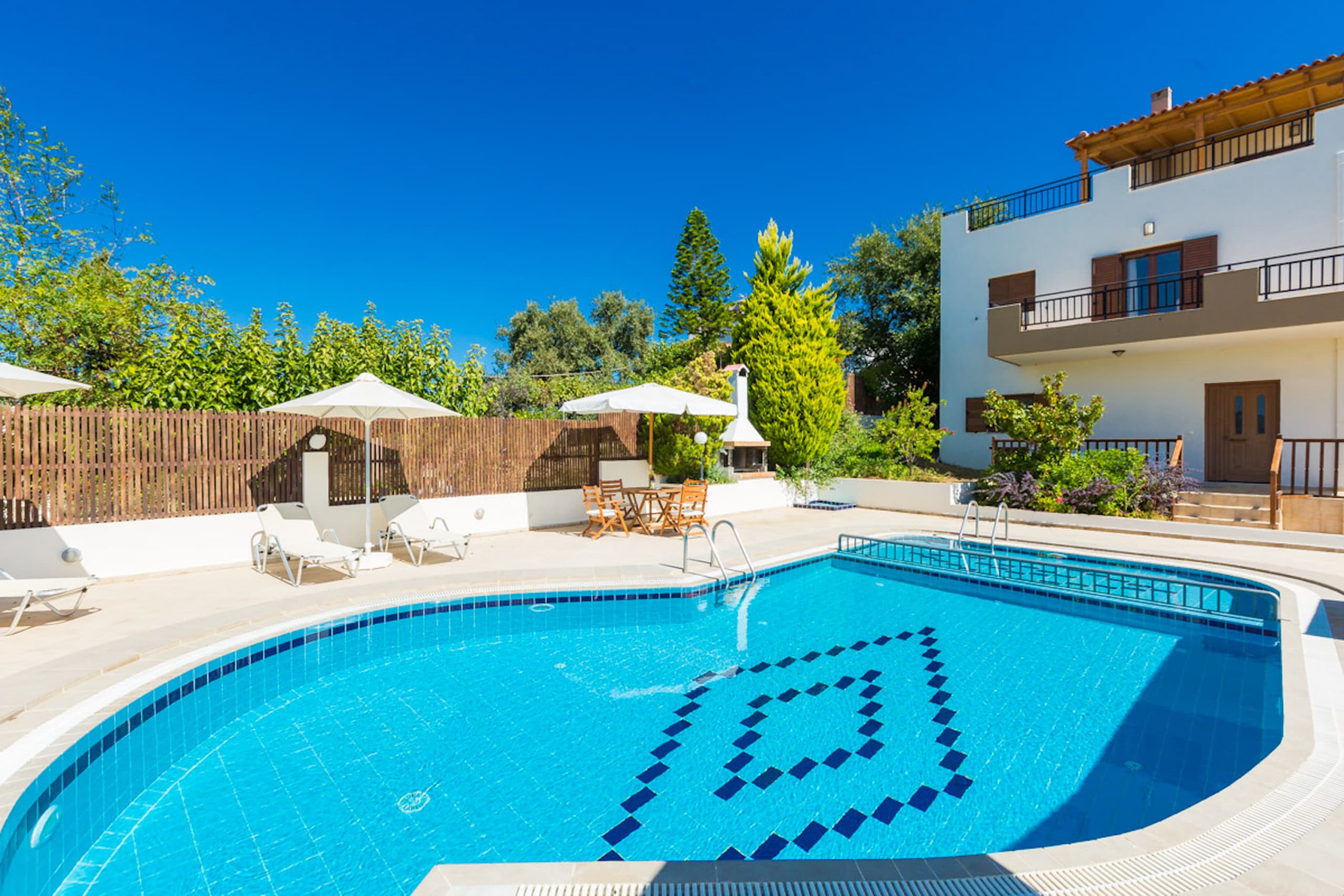 Anemomylos Villa I features a private pool with a children's compartment!