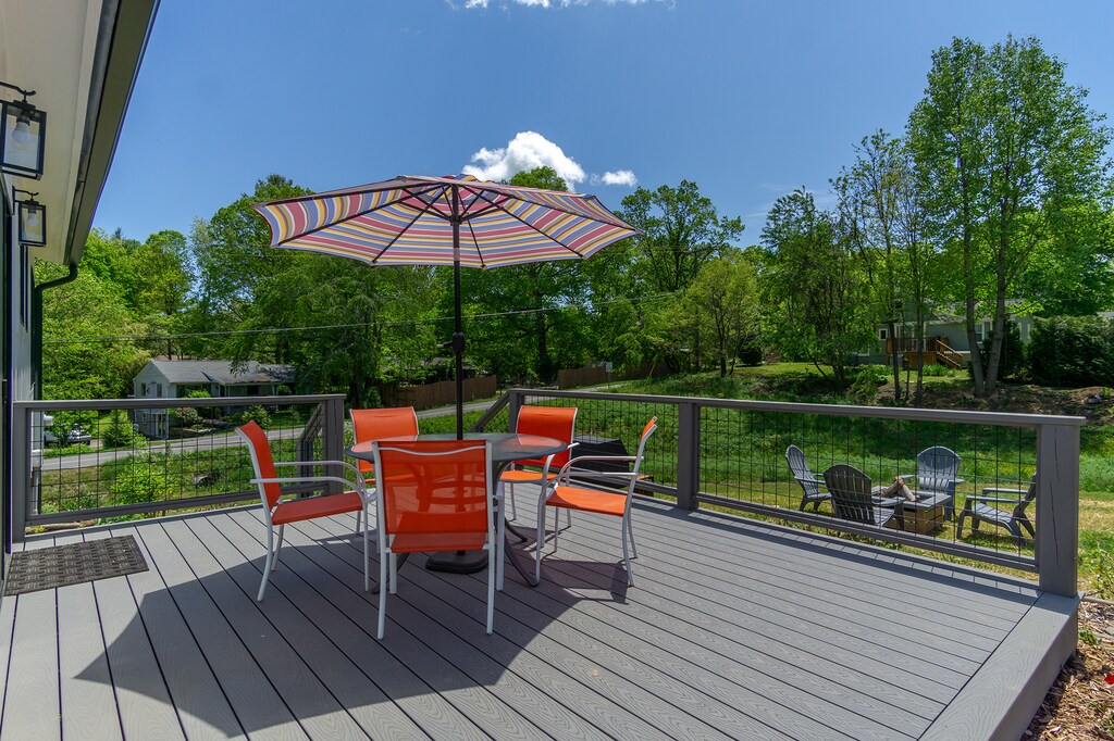 Spacious deck with outdoor dining