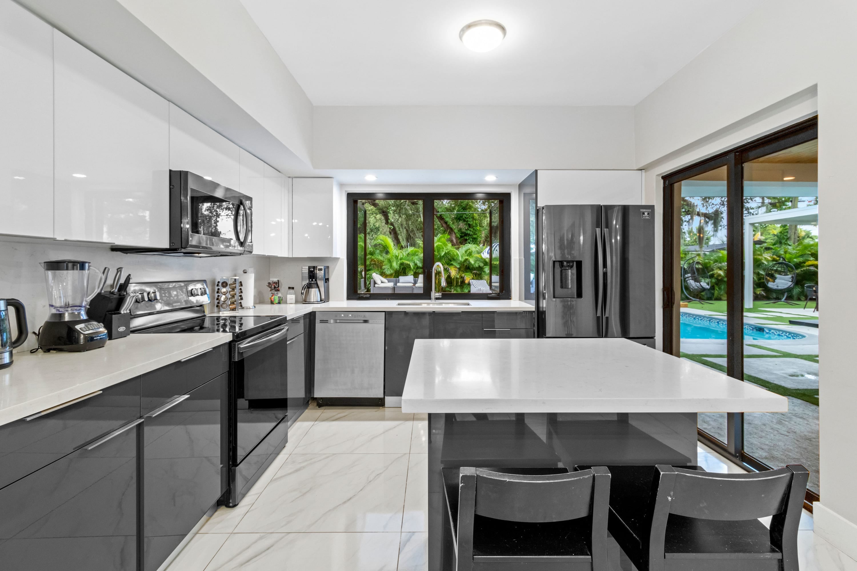 Villa Altaire | Pool | Mini Golf | Beach Fire Pit