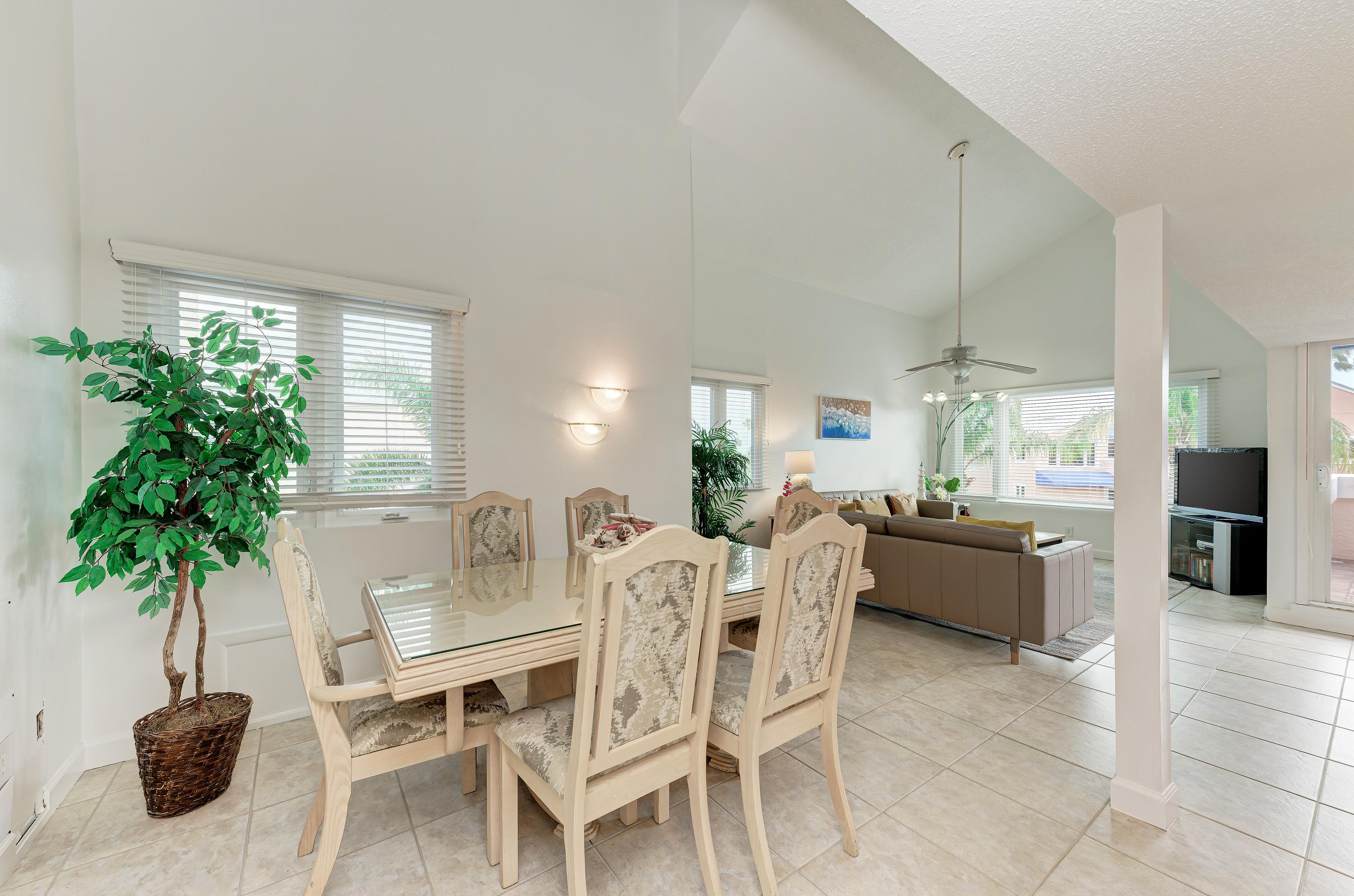 Property Image 2 - Sand Cay 308