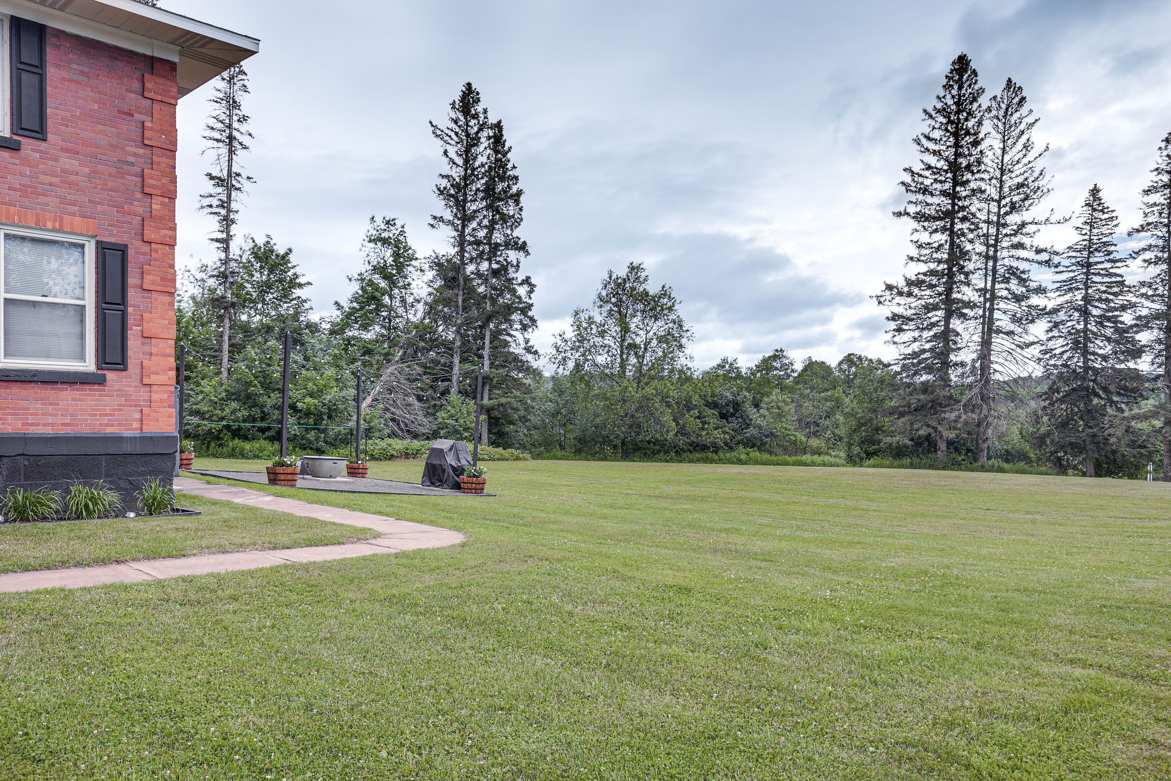 Property Image 2 - Spacious Home in Ramsay: 9 Smart TVs + Pool Table!