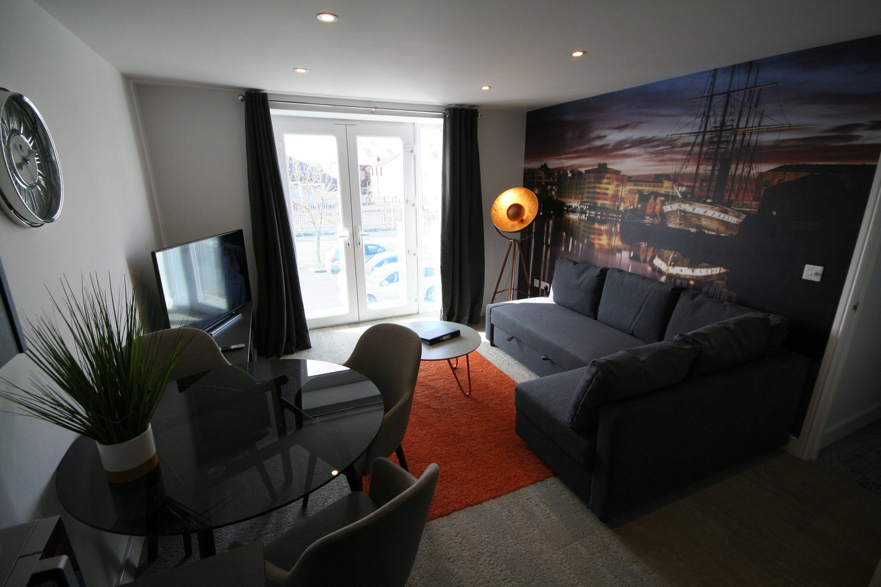 Property Image 1 - Your Apartment Brunel Loft - No 1