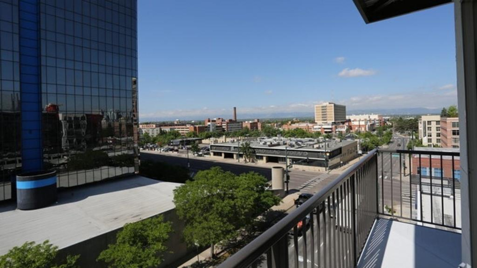 Property Image 2 - Modern Apartment in Prime Location (ID1959)