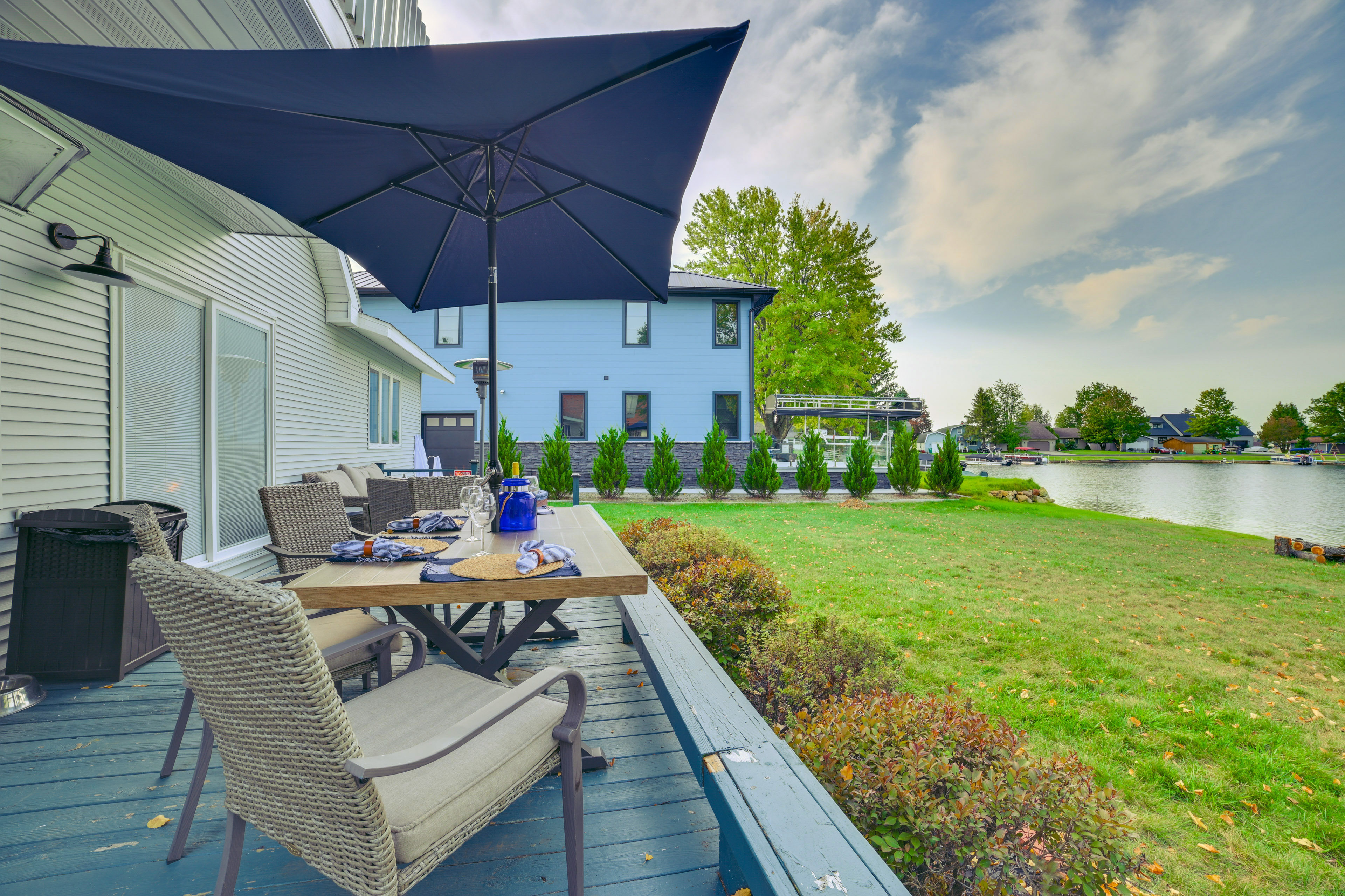 Game Room + Hot Tub! Waterfront Lake City Getaway