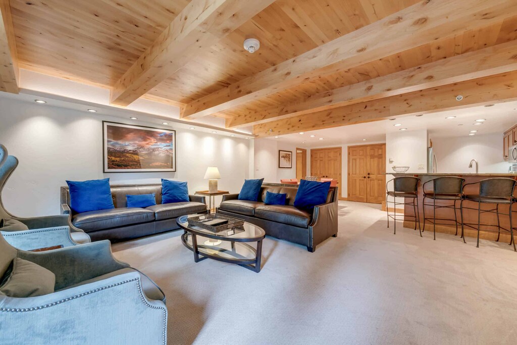 lodgeatlionshead-103-2362_53114665320_o