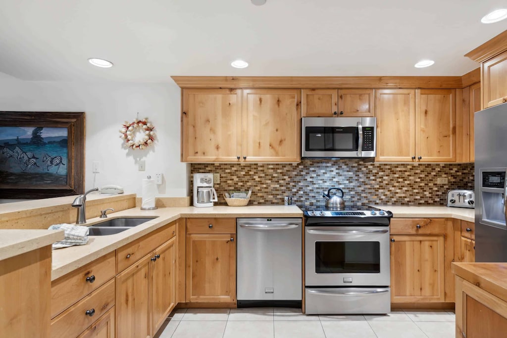 lodgeatlionshead-408-3377_53120339381_o