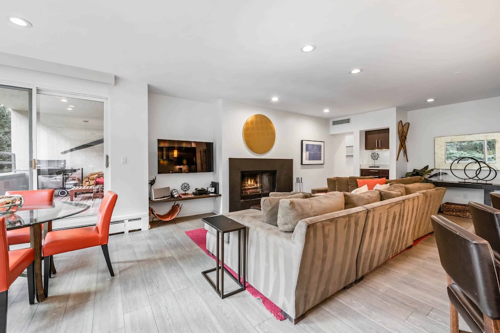 lodgeatlionshead-5-7191_53164163680_o