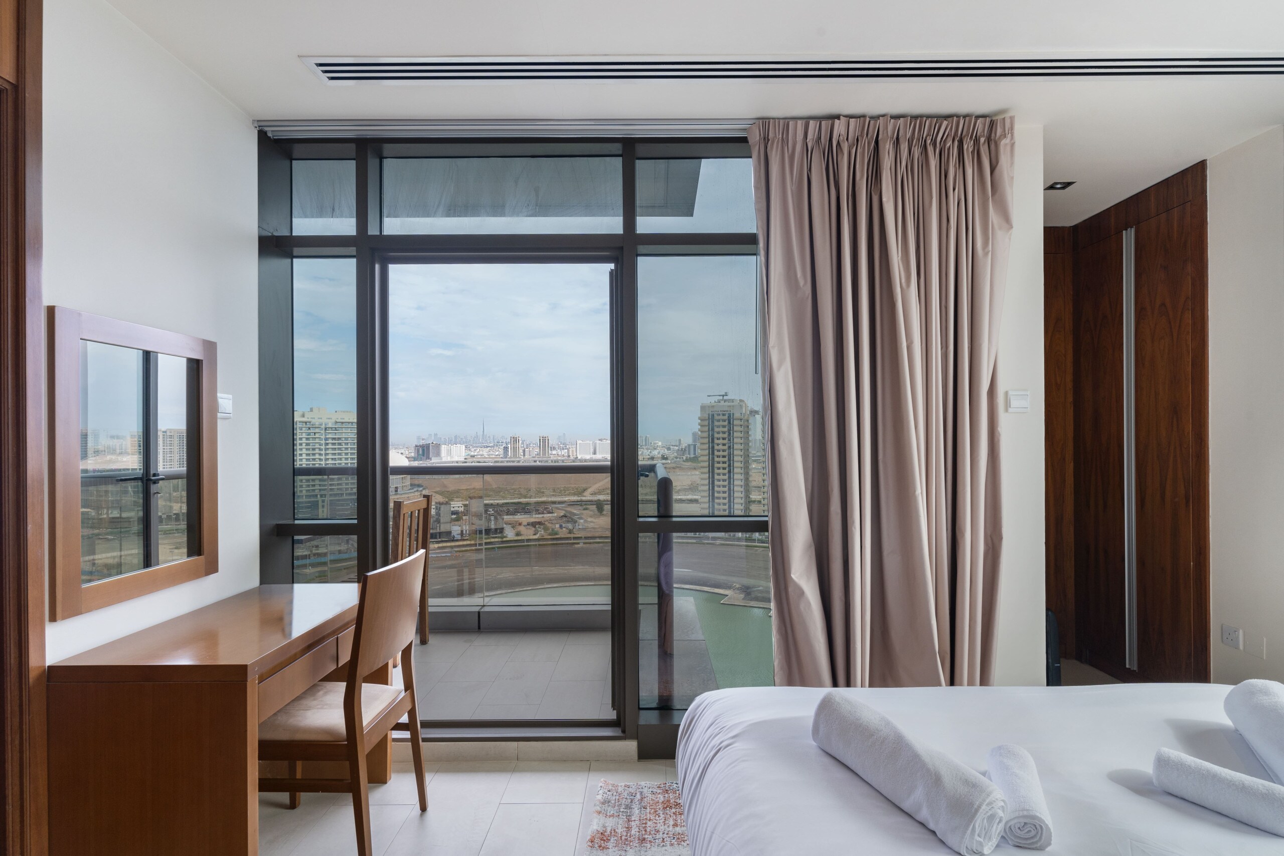 Property Image 2 - Serene 1BR Apartment at Spirit Tower, Dubai Sports City