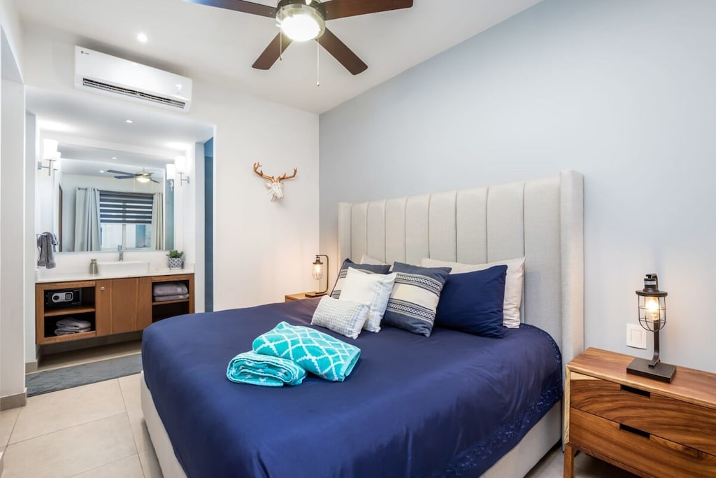 Bedroom With King Bed & Ensuite!