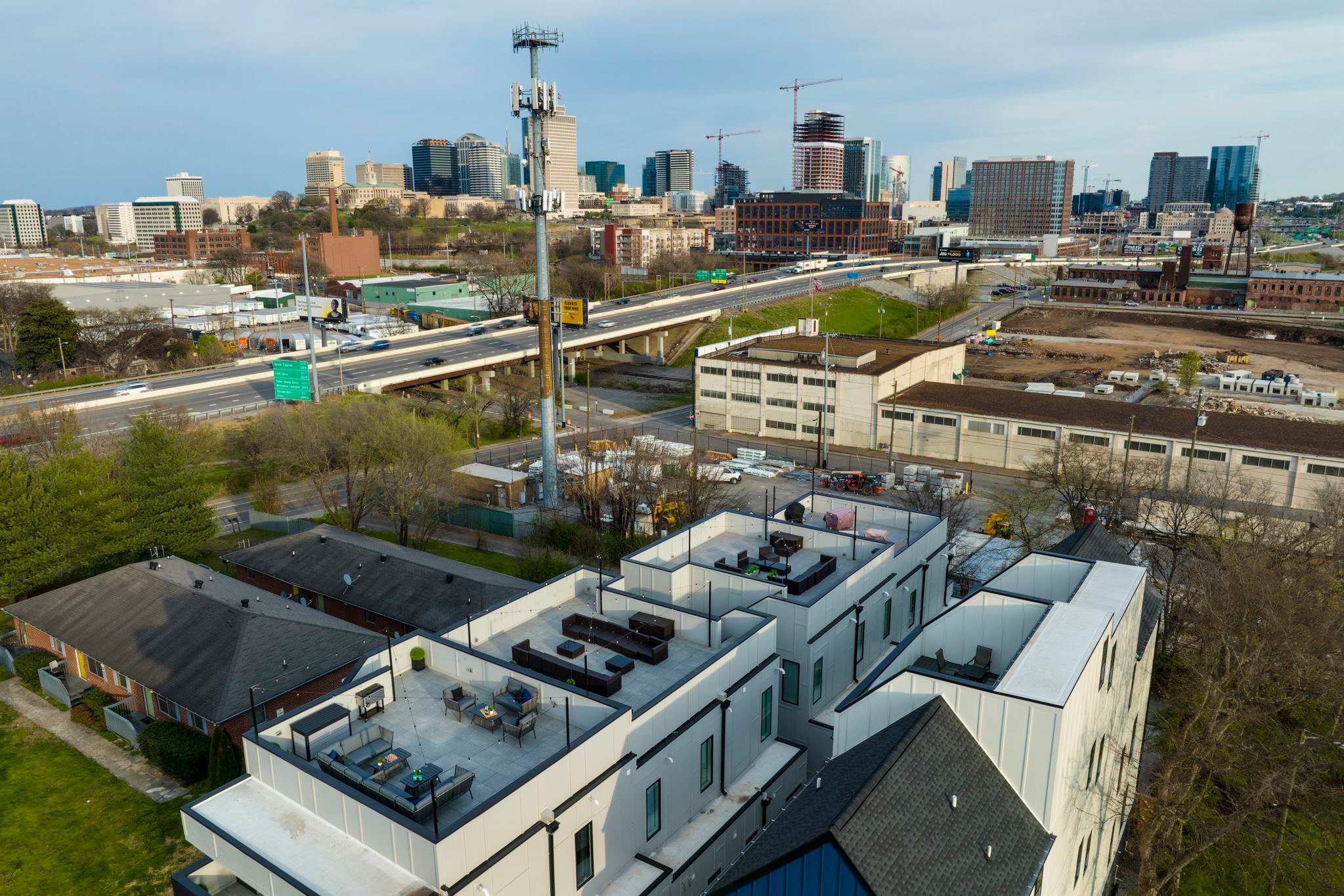 Your home is part of a stylish group of rooftop homes with easy access to downtown! Your home is part of a stylish group of rooftop homes with easy access to downtown!