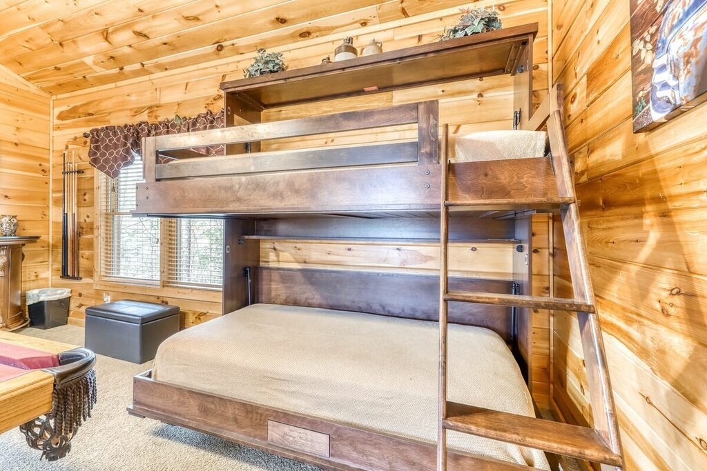 Clever Murphy bunks with simple instructions, comfortably accommodating up to three guests.