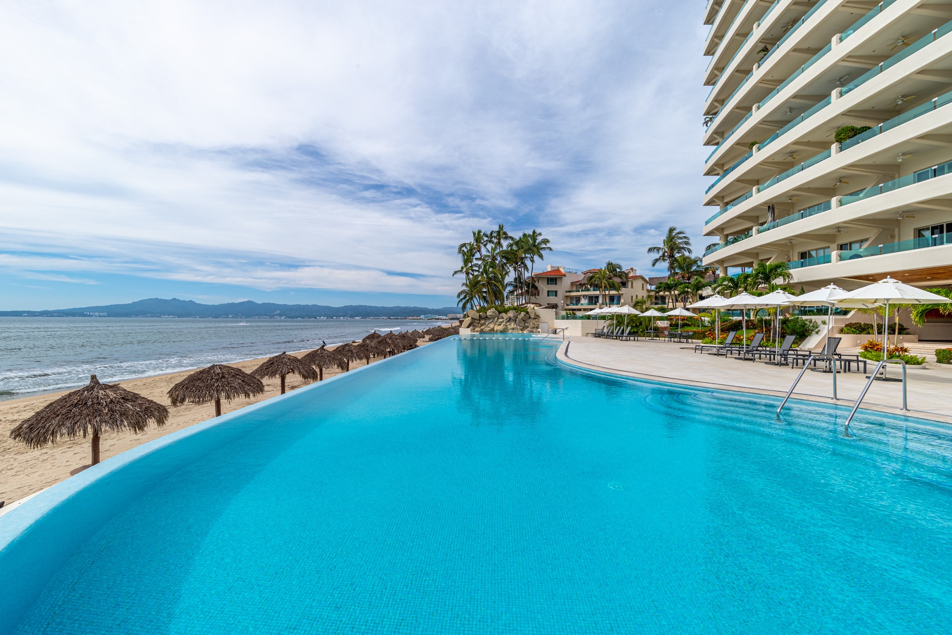 Property Image 1 - New Beautiful Ocean Front 2B+2B Ocean Terrace Property Image 1 - New Beautiful Ocean Front 2B+2B Ocean Terrace