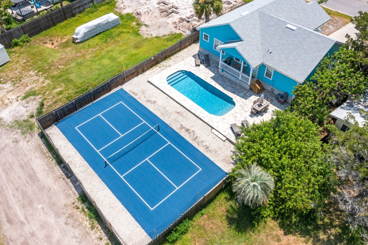 Property Image 2 -   Blu Star Oasis Beach Pool Pickleball