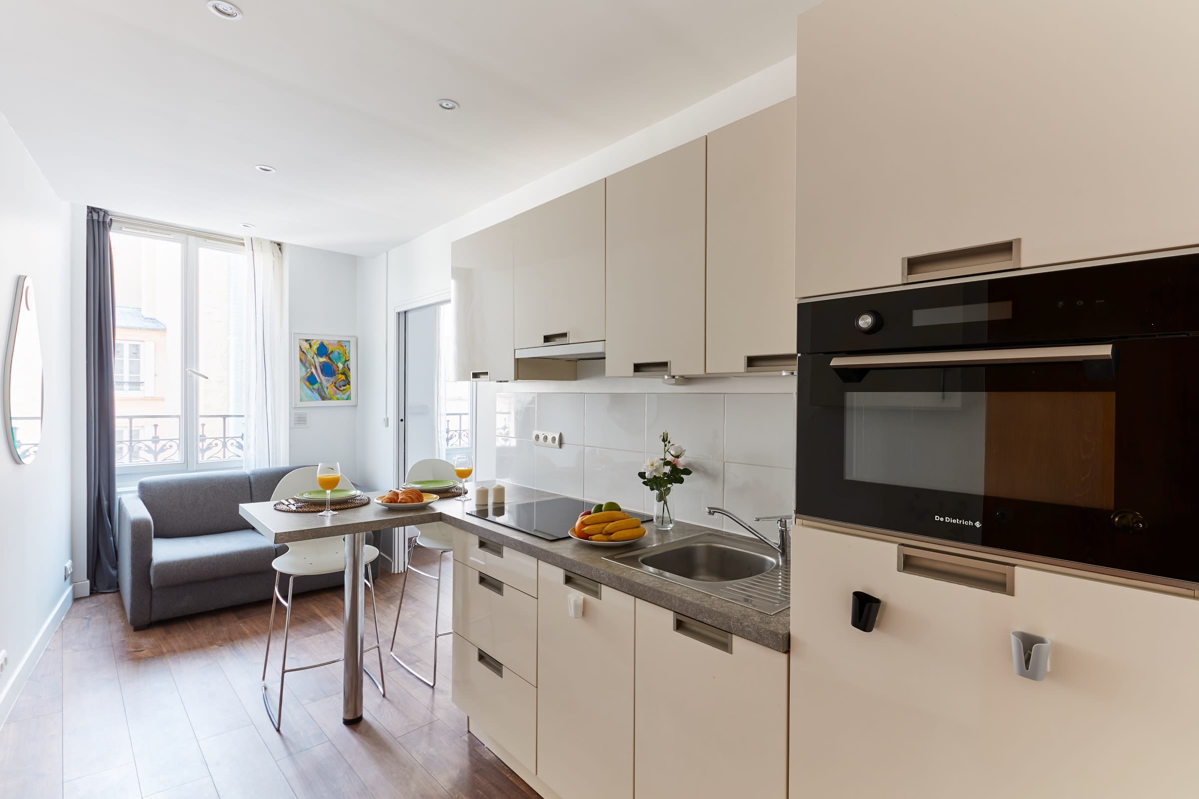 The kitchen is fully equipped to prepare a simple meal