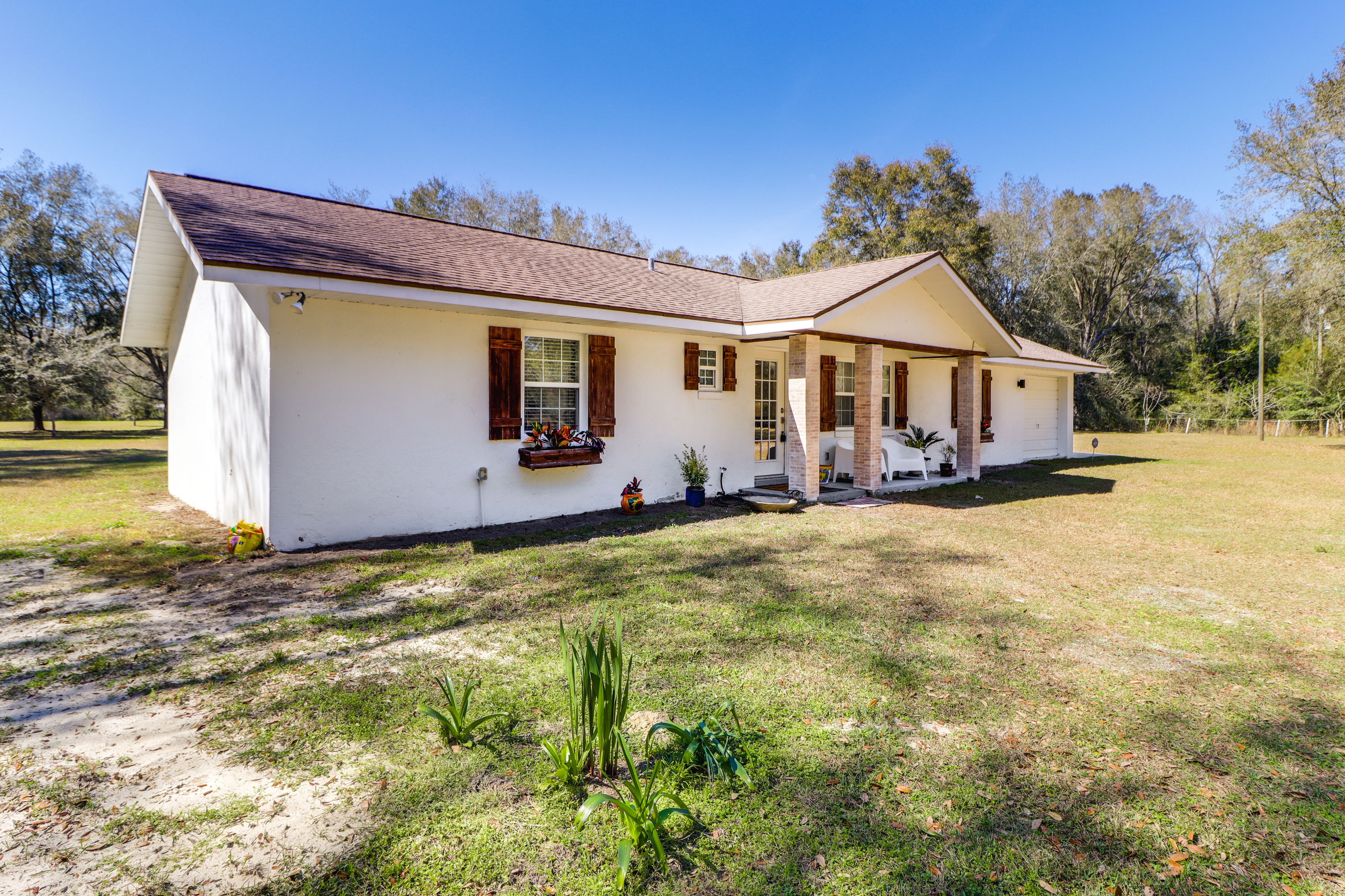 Peaceful Dunnellon Home w/ Gas Grill + Fire Pit!