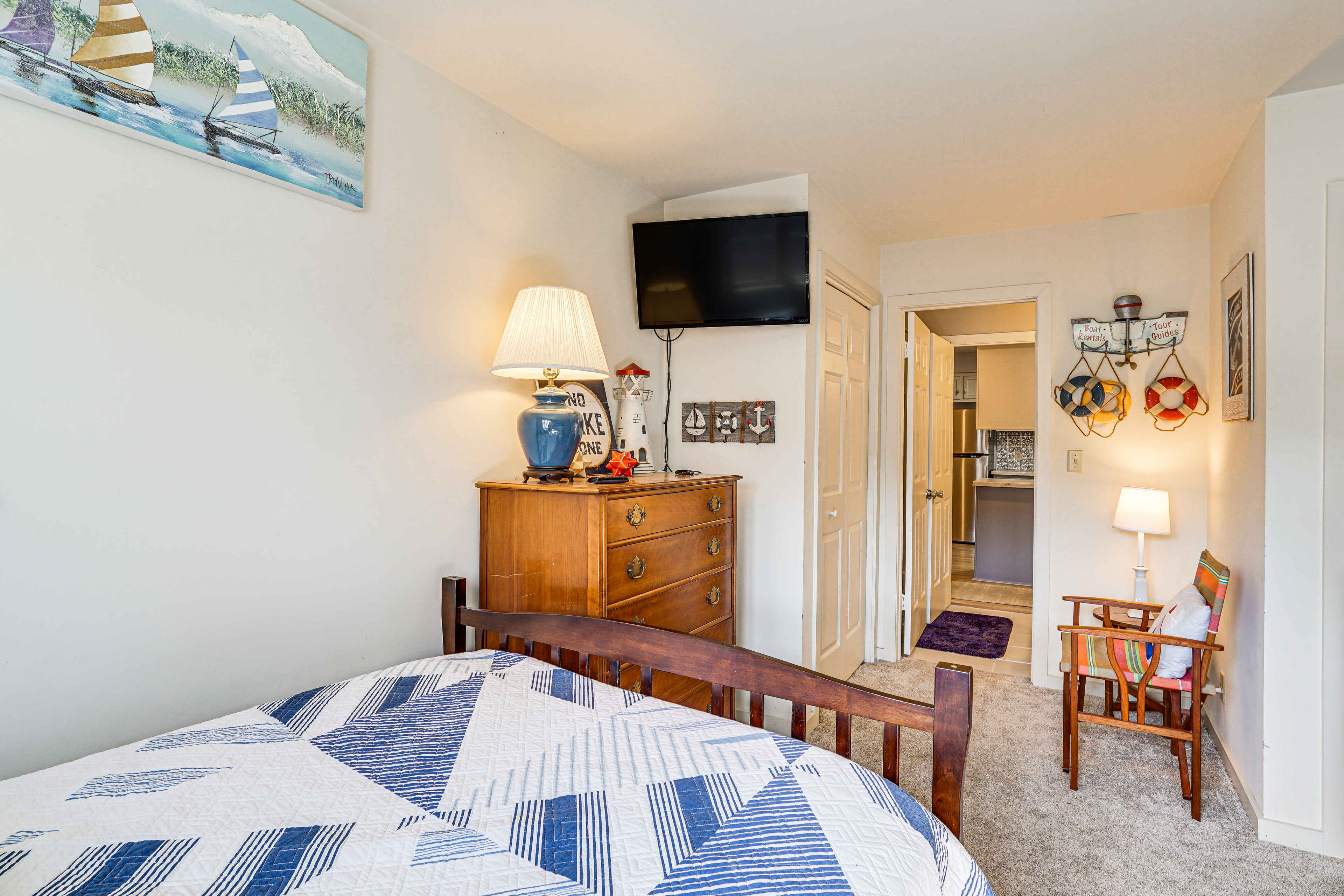 Lakefront Condo w/ Resort Amenities in Osage Beach