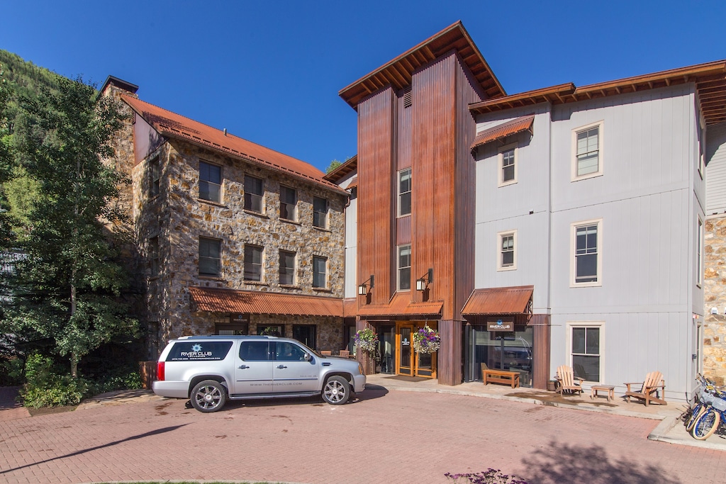 4 - exterior summer 2