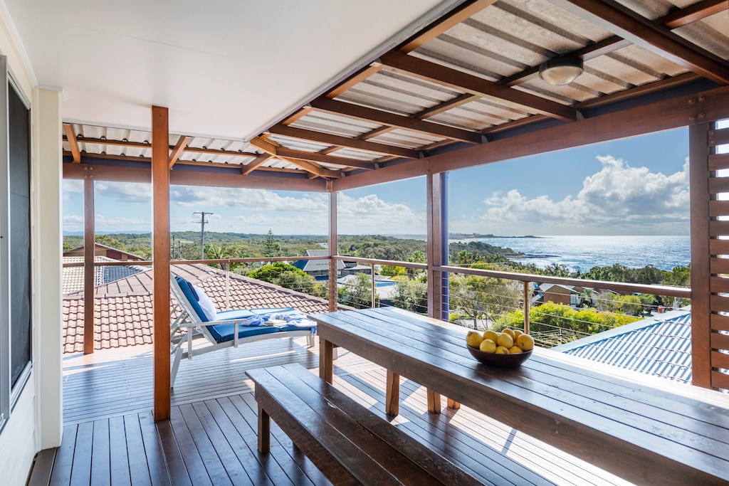 Beachies - Angourie accommodation with ocean views - Upstairs rear balcony with ocean views