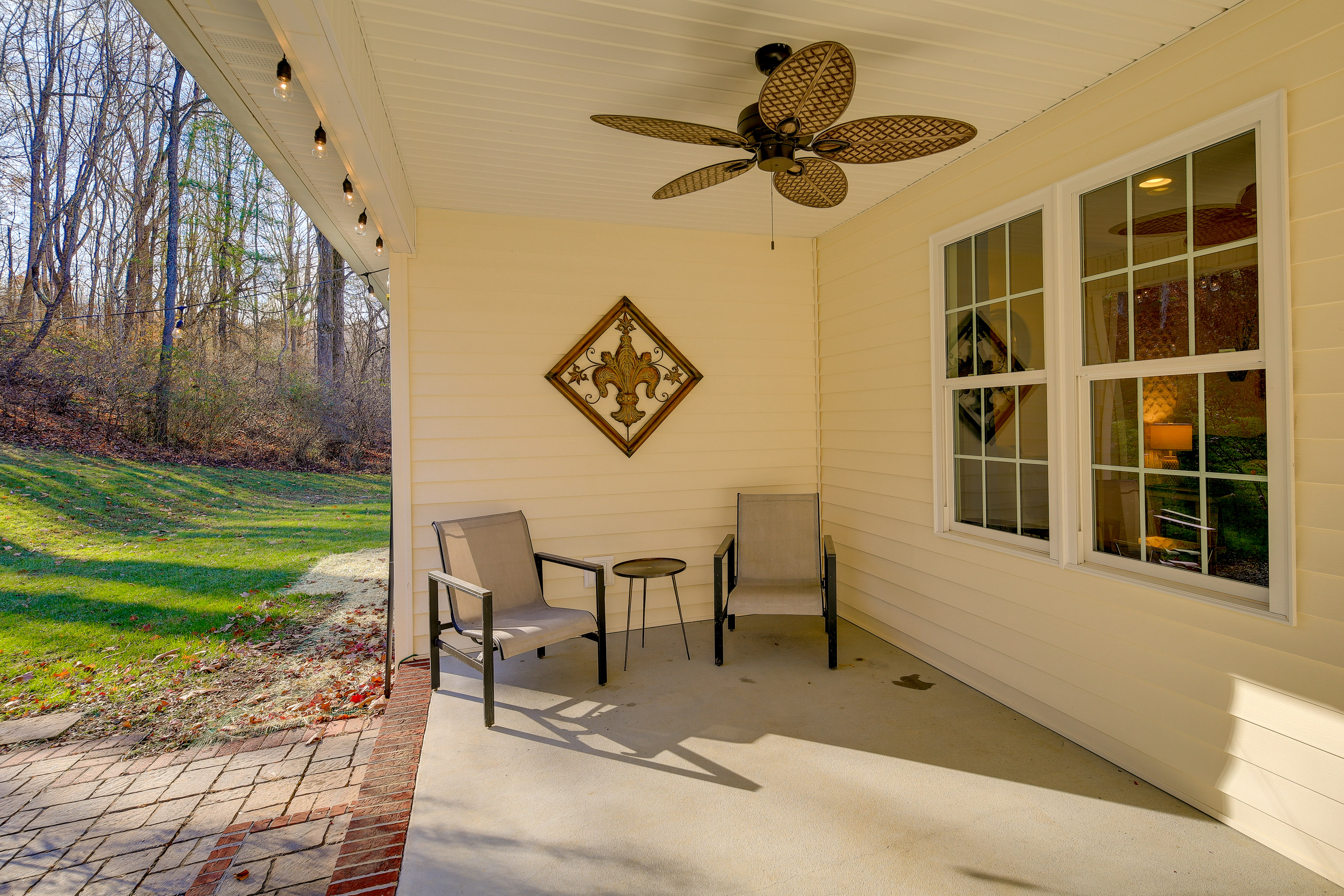 Virginia Escape w/ Patio & Fire Pit, Near Hiking!