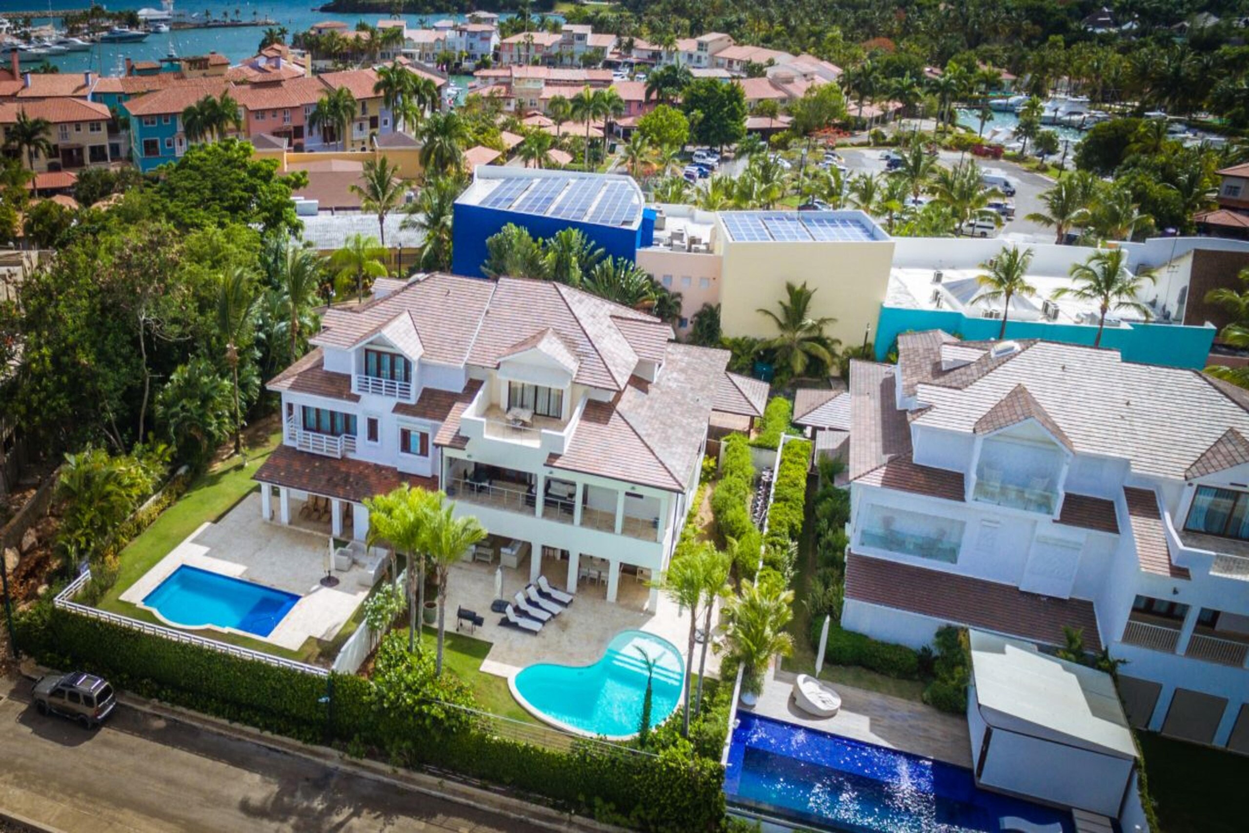 Property Image 1 - Seaside Bliss with pool and spectacular lake view