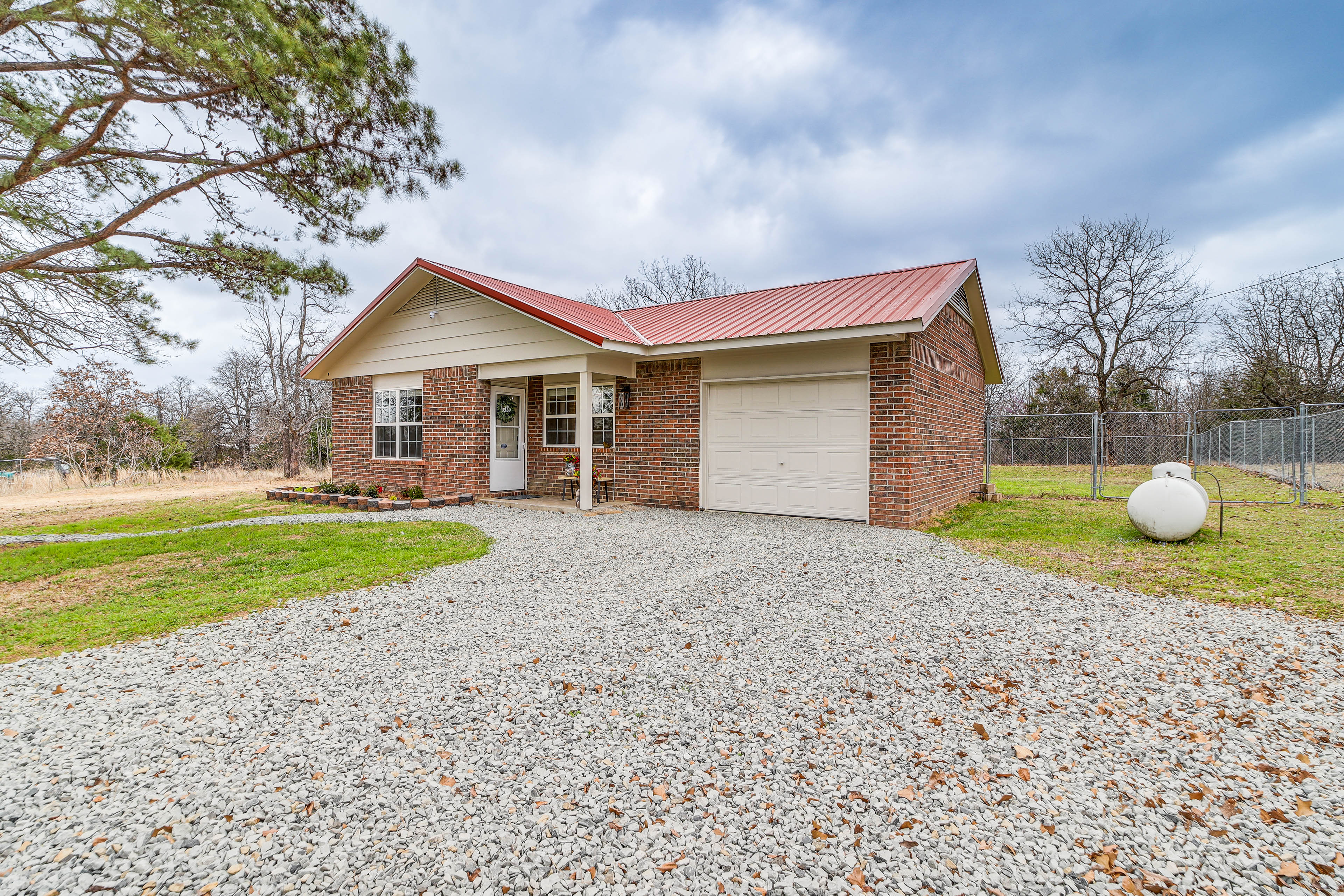 Property Image 1 - Charming Porum Home Near Lake Eufaula!