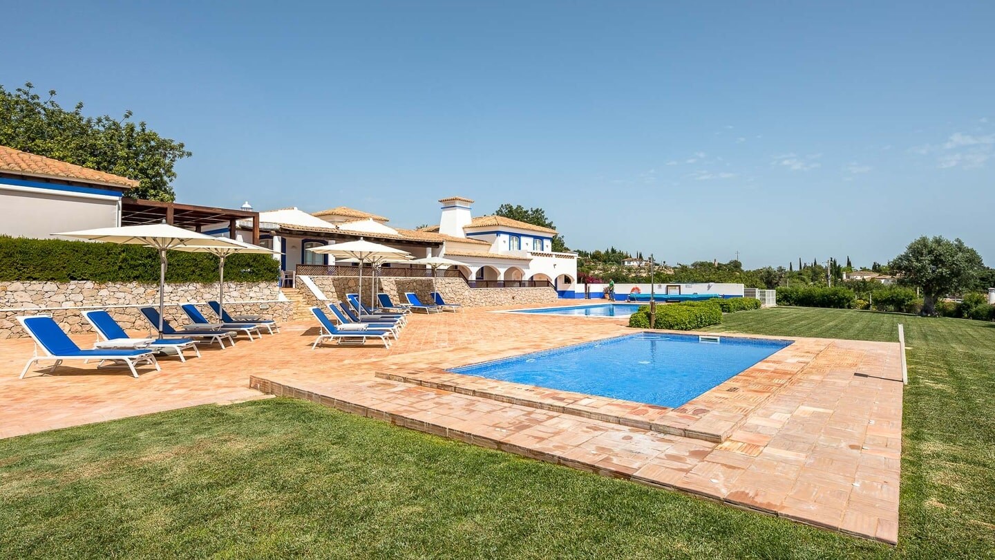 Property Image 1 - An impressive Algarve holiday home with two pools!