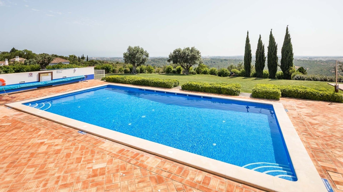 Property Image 2 - An impressive Algarve holiday home with two pools!