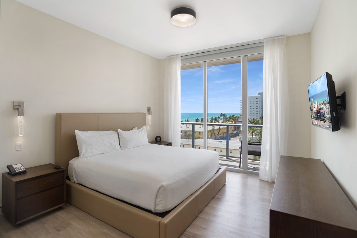 Property Image 2 - Luxury Condo W/ Den & Partial Ocean View-CS19