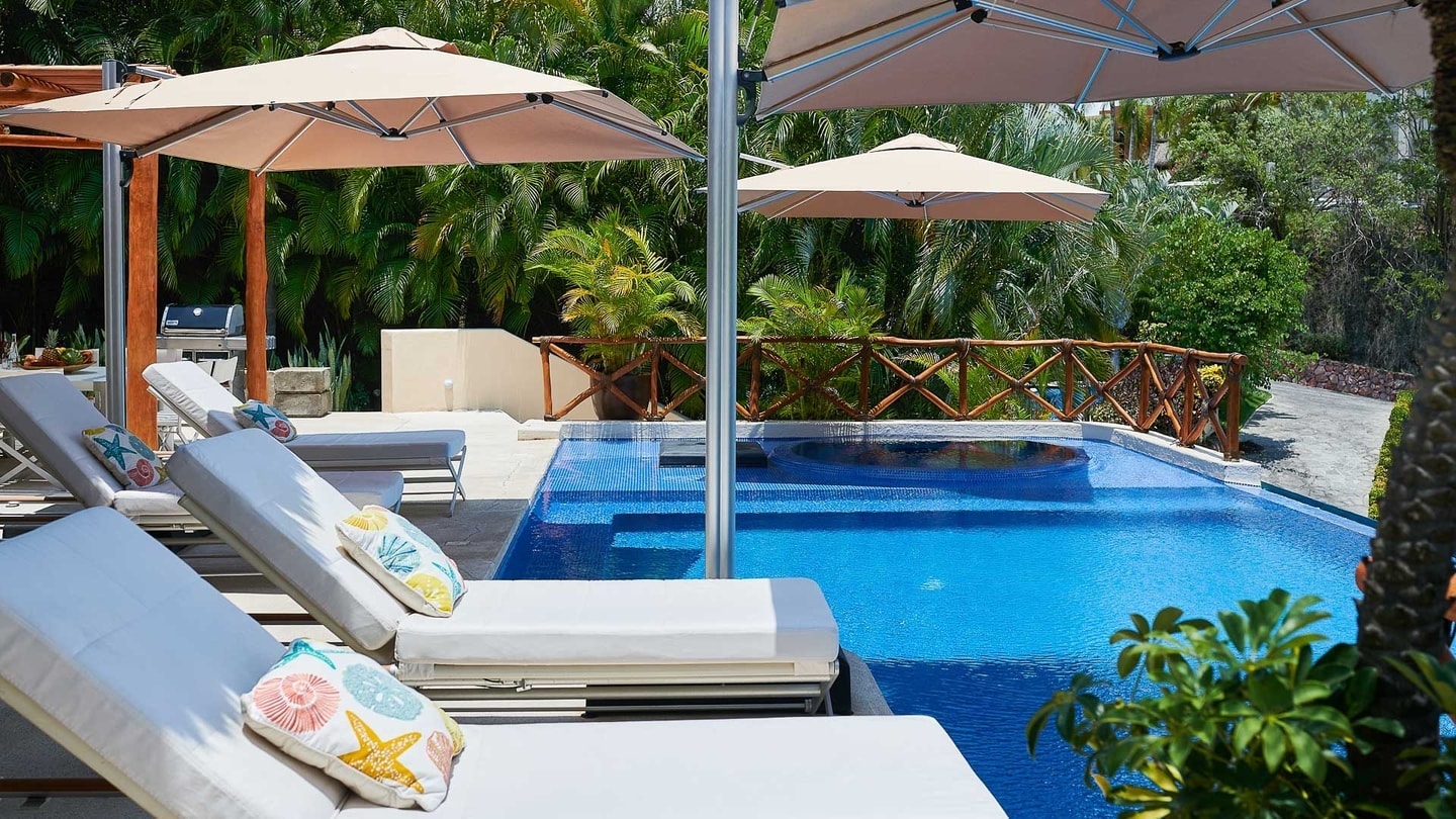 Property Image 2 - Tropical modernity in fabulous ocean-view villa!