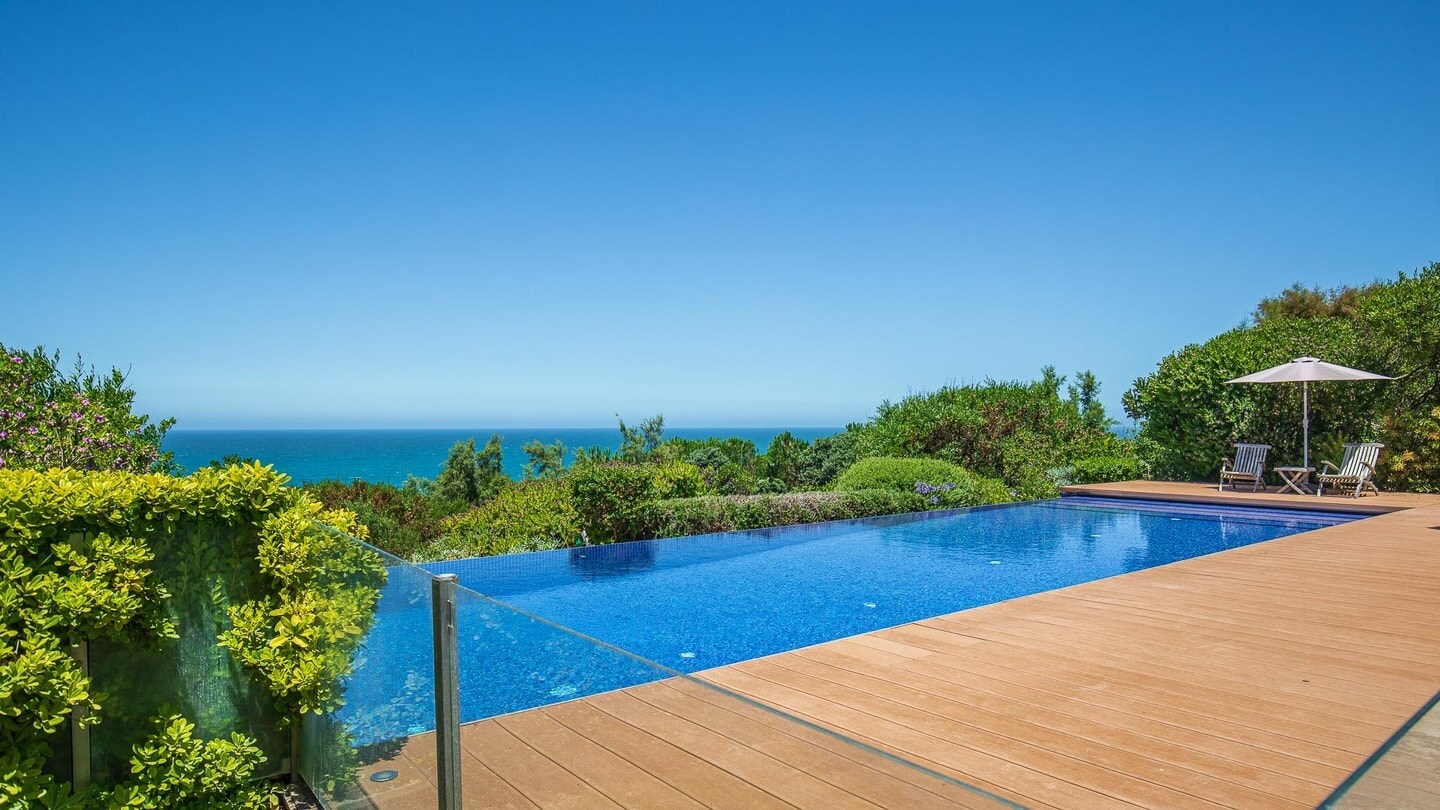 Property Image 2 - Ocean-view Sintra Luxury Villa