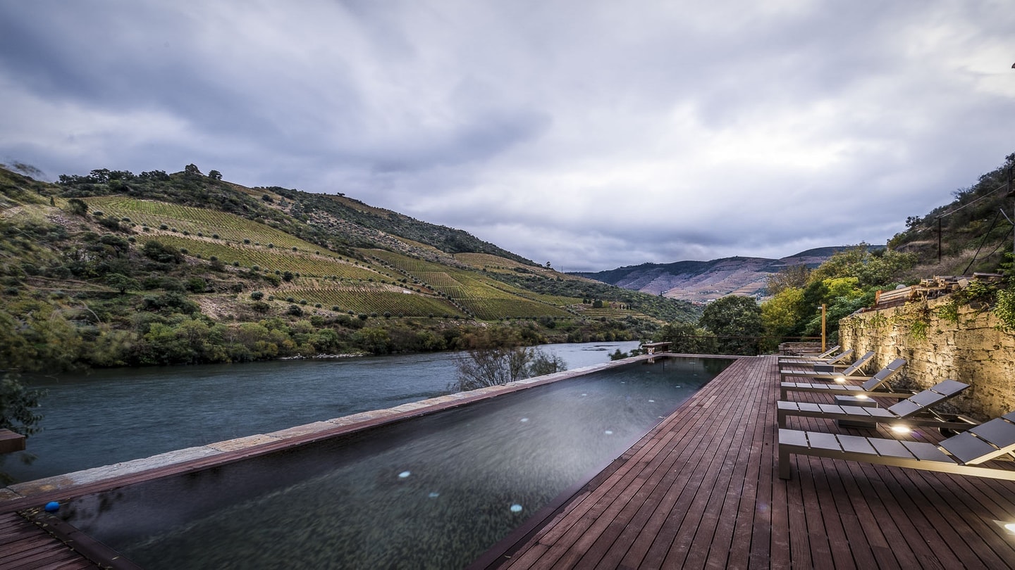 Property Image 2 - Luxury villa on the banks of the River Douro!